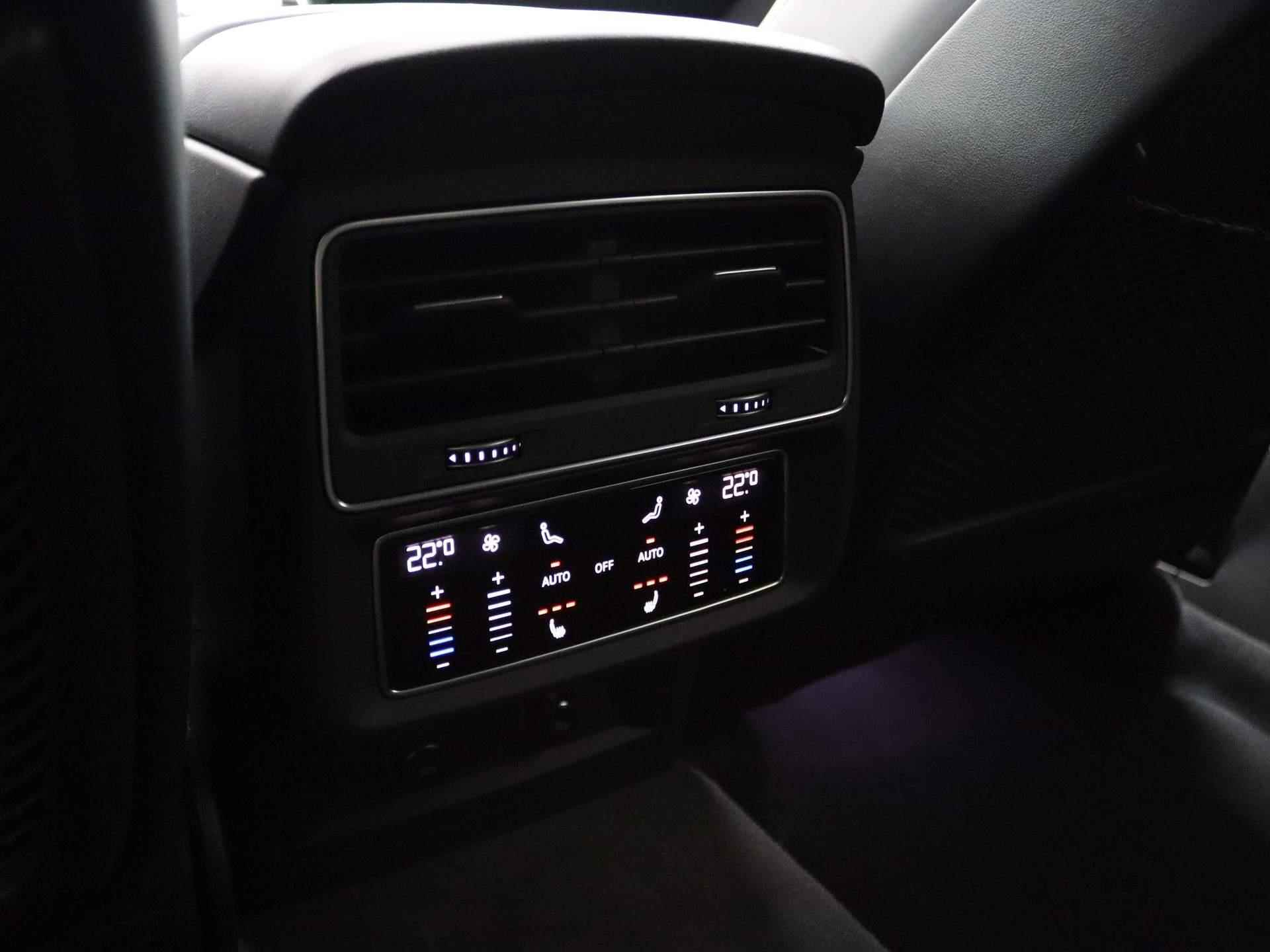 Audi SQ8 4.0 TFSI quattro 507PK | Panoramadak | trekhaak | 360 gr. camera | leder | luchtvering | head-up | Laser-LED | achterasbesturing | stoelventilatie | winterpakket Plus | 23'' lichtmetaal - 44/55