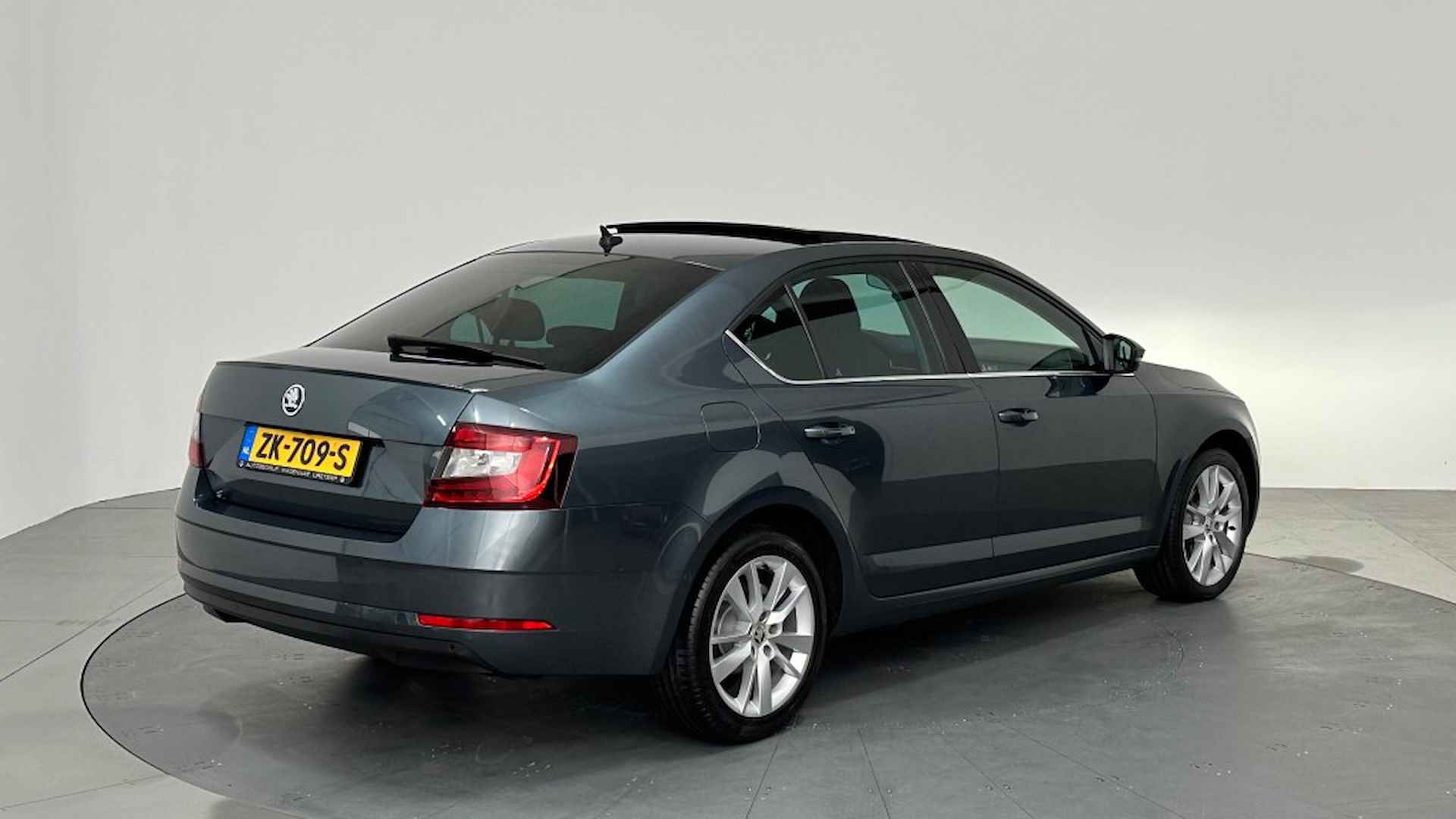 SKODA Octavia 1.6 TDI DSG GRT STYLE BNS ADAPT CRUISE PANO - 3/62