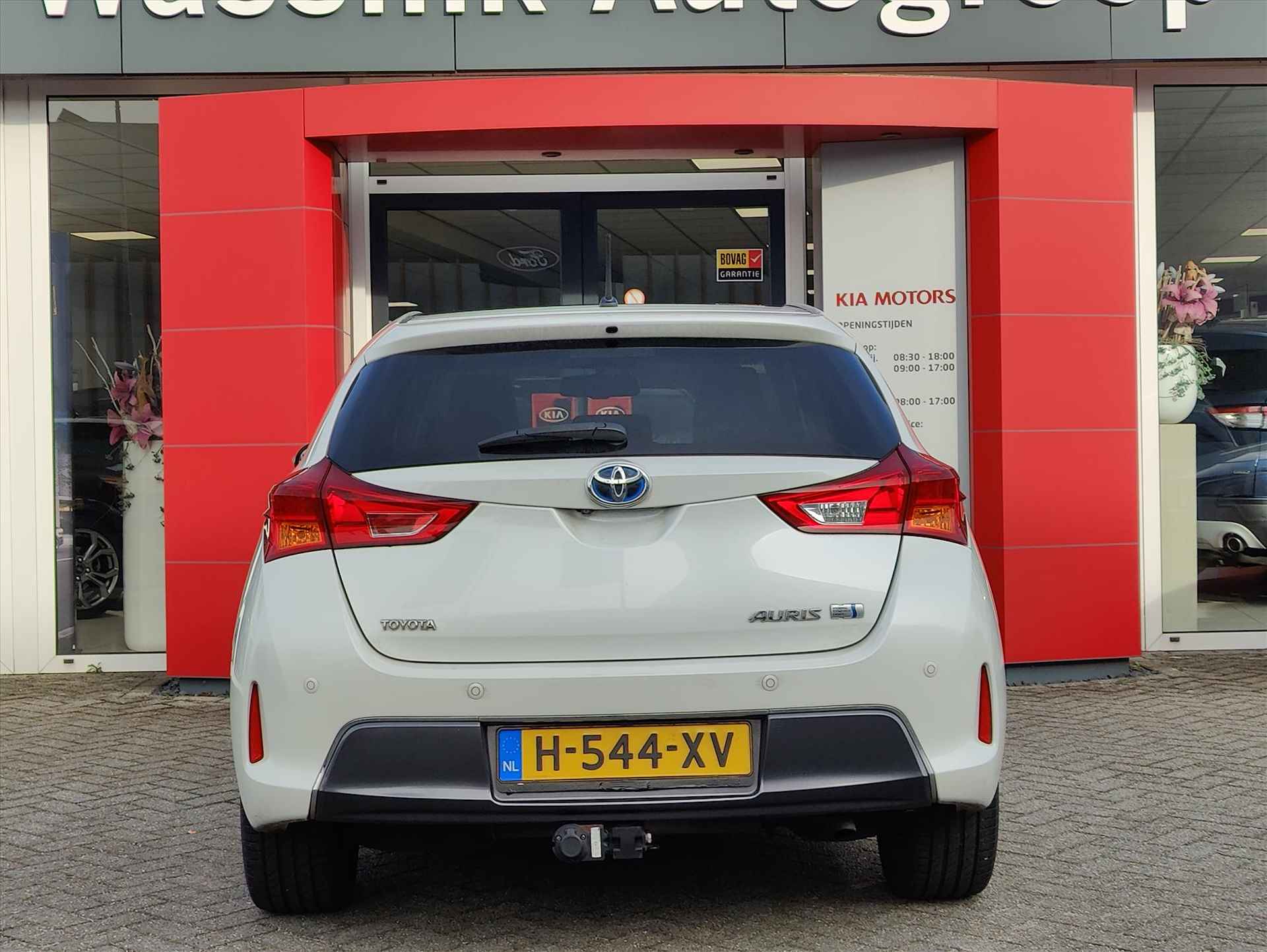 TOYOTA Auris 1.8 HYBRID 73KW | Automaat | Afneembare Trekhaak | Navi | Climate Control | Stoelverwarming | Panorama Dak | Camera Achter | PDC Voor + Achter | - 5/34