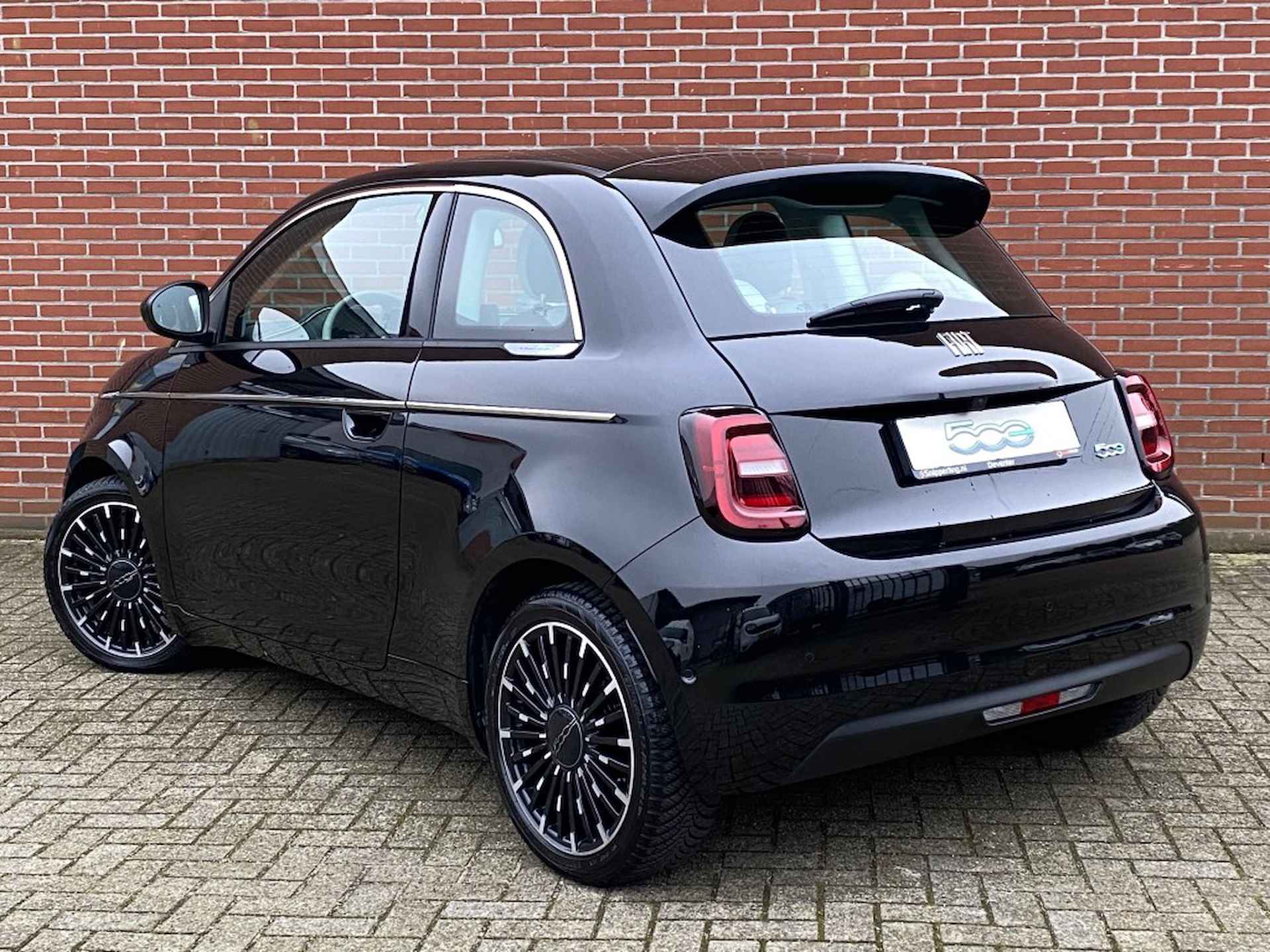 FIAT 500e La Prima by Bocelli 42 KWH ADAPT CRUISE NAV CARPLAY LED CAMERA - 5/28