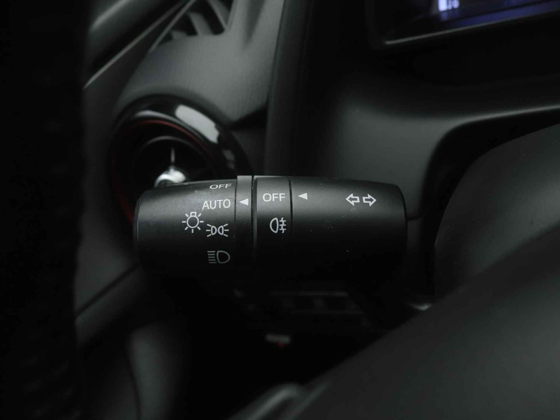 Mazda CX-3 2.0 SkyActiv-G Dynamic met 18 inch lichtmetalen velgen : dealer onderhouden - 25/47