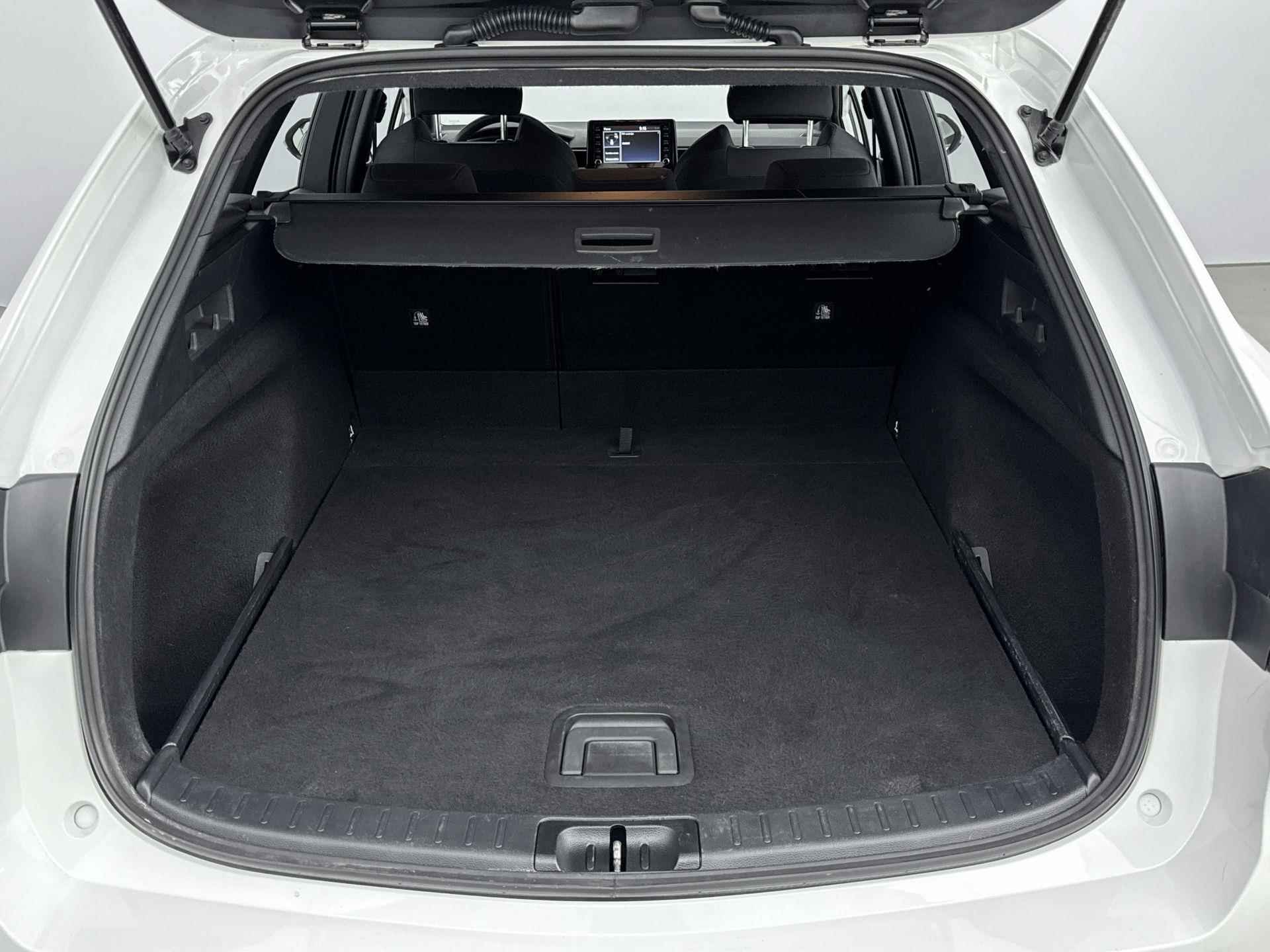 Toyota Corolla Touring Sports Hybrid Comfort 122pk Automaat | Climate Control | Camera | Adaptieve Cruise Control | Armsteun Voor | Parkeersensoren Achter - 13/33