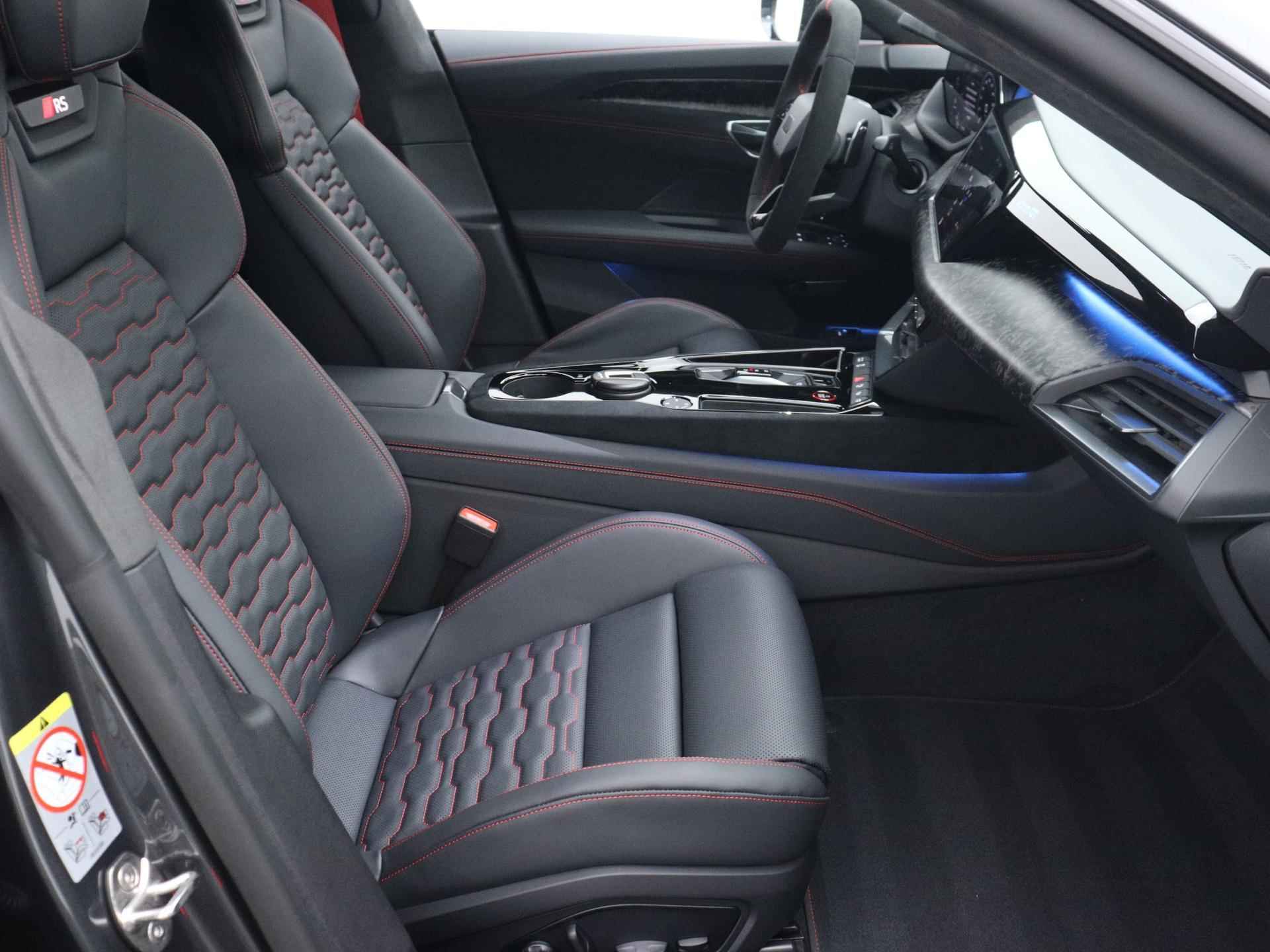 Audi e-tron GT RS e-tron GT Performance 748 PK Sportstoelen Pro | Optiekpakket mat Carbon | Carbondak | Keramische remmen Rood | RS designpakket rood | Active Air Suspension | Stoelventilatie & Massage voorin | - 10/38