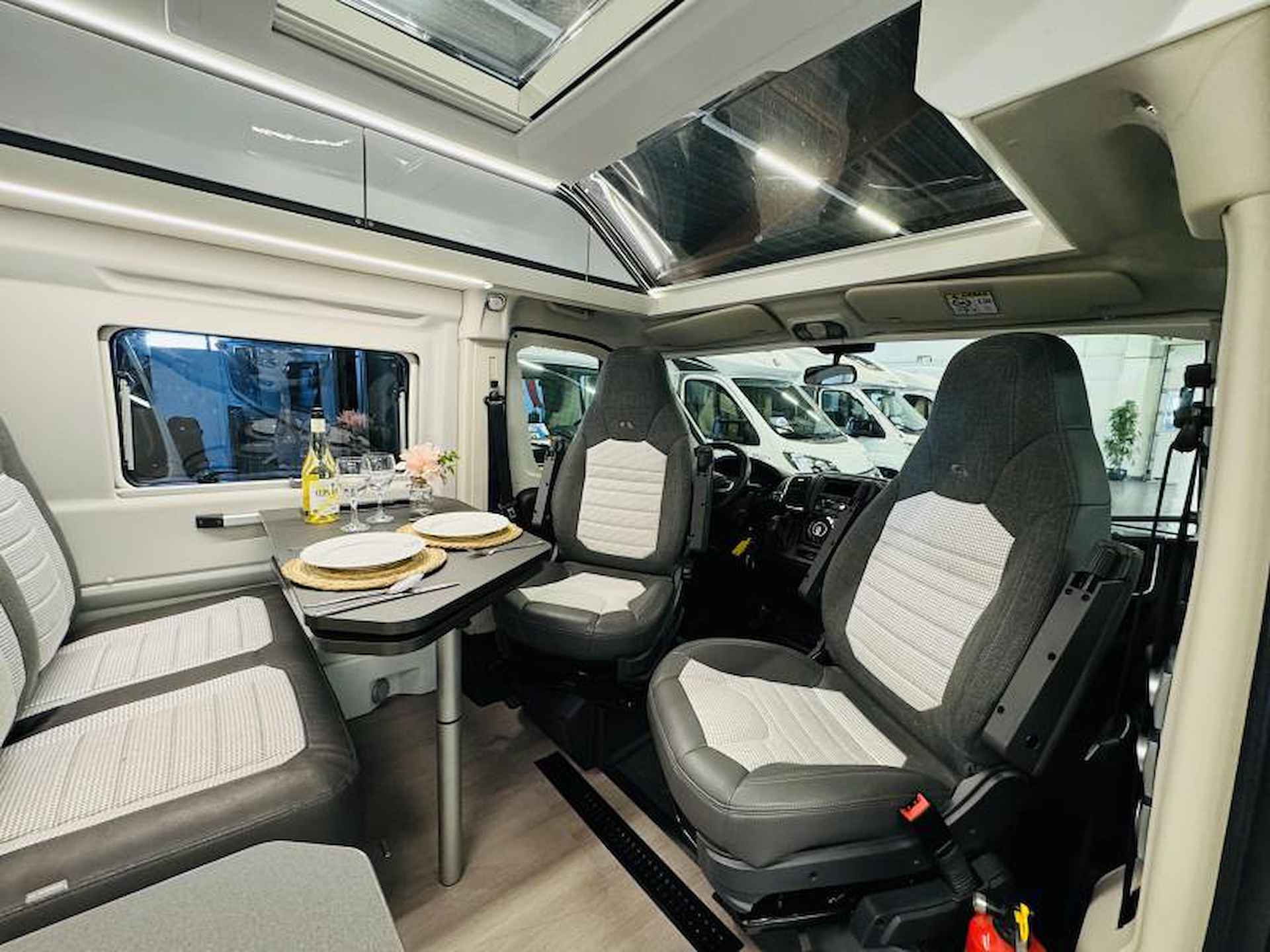 Adria Twin Supreme 640 SGX KORTING 28 & 29 SEPTEMBER - 8/25