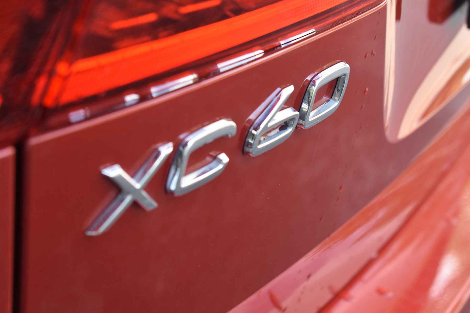 Volvo XC60 T8 390pk Plug-In AWD Inscription | Schuifdak | 360 | Trekhaak - 17/46