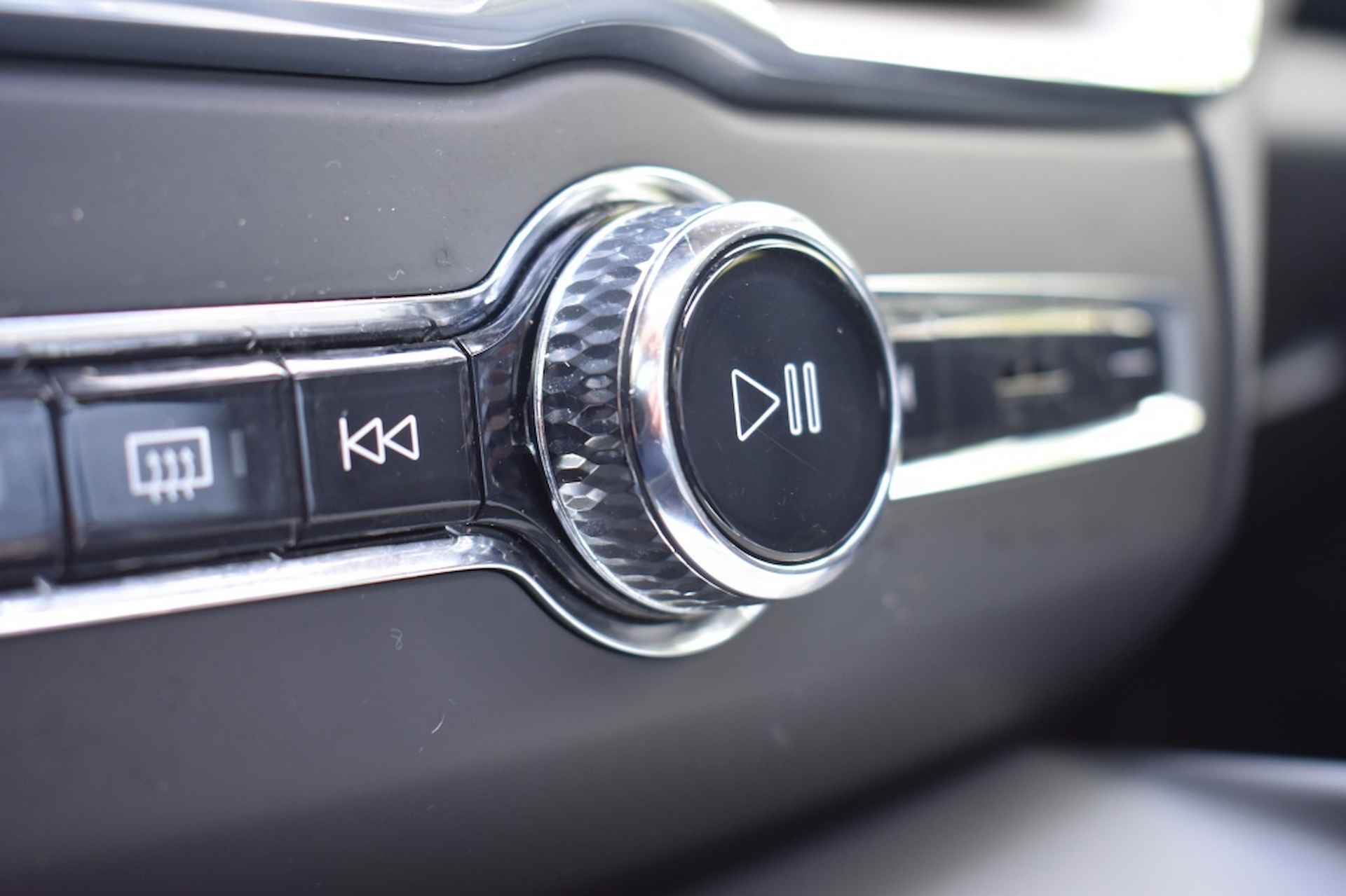 Volvo XC60 T8 390pk Plug-In AWD Inscription | Schuifdak | 360 | Trekhaak - 28/46