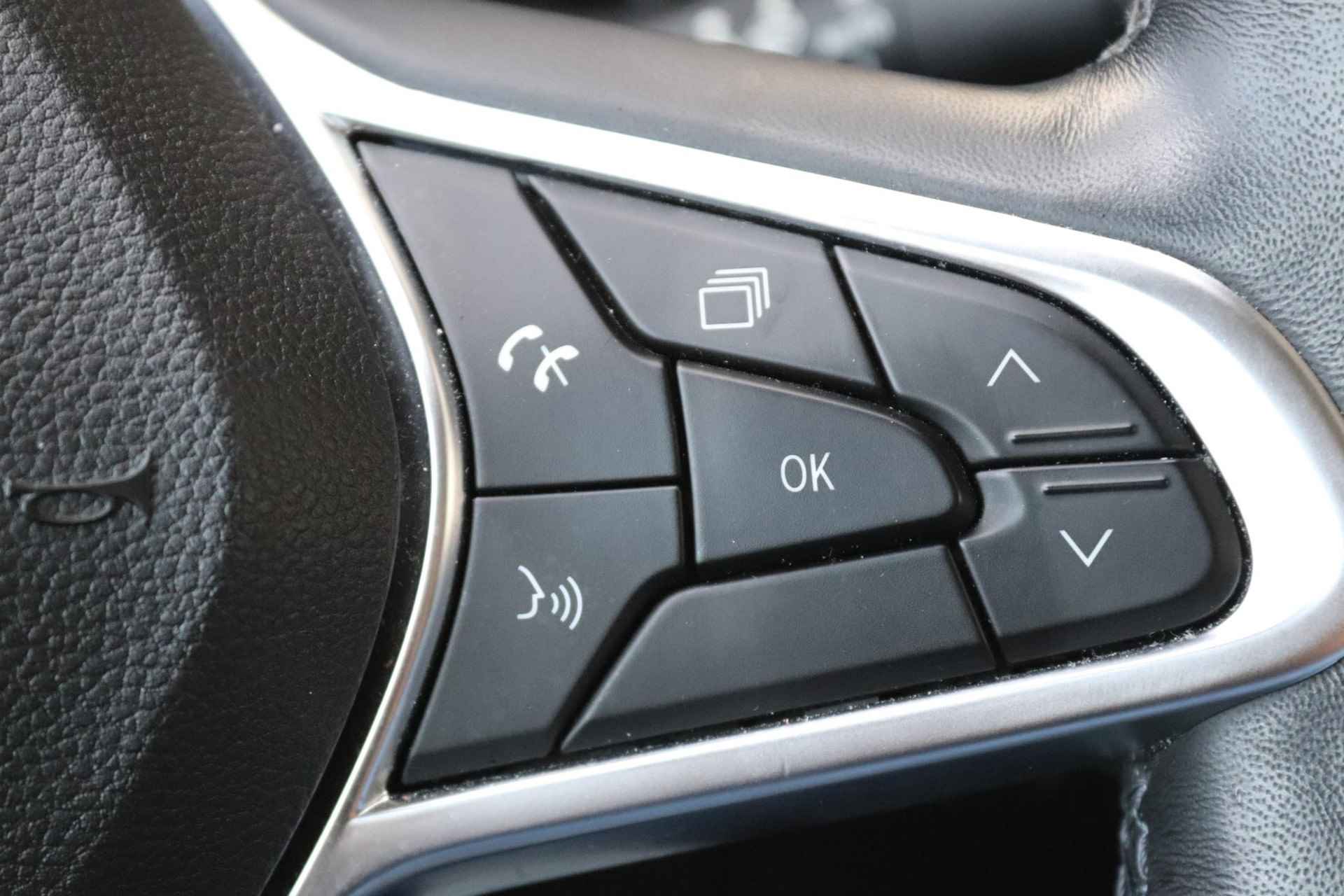 Renault ZOE R135 Edition One 52 kWh (Huuraccu) | Navigatie 9,3" | Apple Carplay | Leder | LED koplampen | Camera | Parkeersensoren | Winter-pakket | LMV 16" | SUBSIDIE | - 16/35