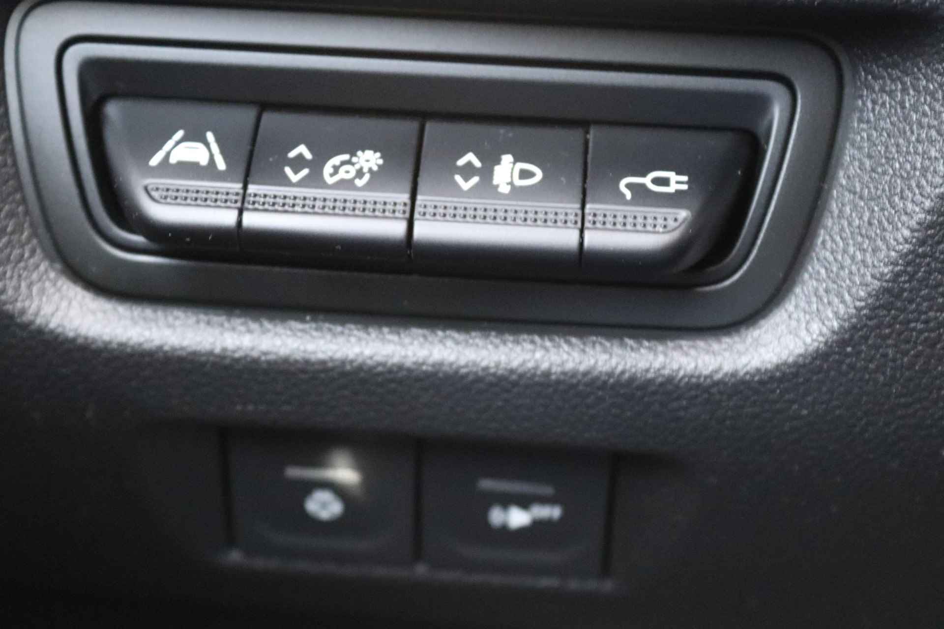 Renault ZOE R135 Edition One 52 kWh (Huuraccu) | Navigatie 9,3" | Apple Carplay | Leder | LED koplampen | Camera | Parkeersensoren | Winter-pakket | LMV 16" | SUBSIDIE | - 26/35