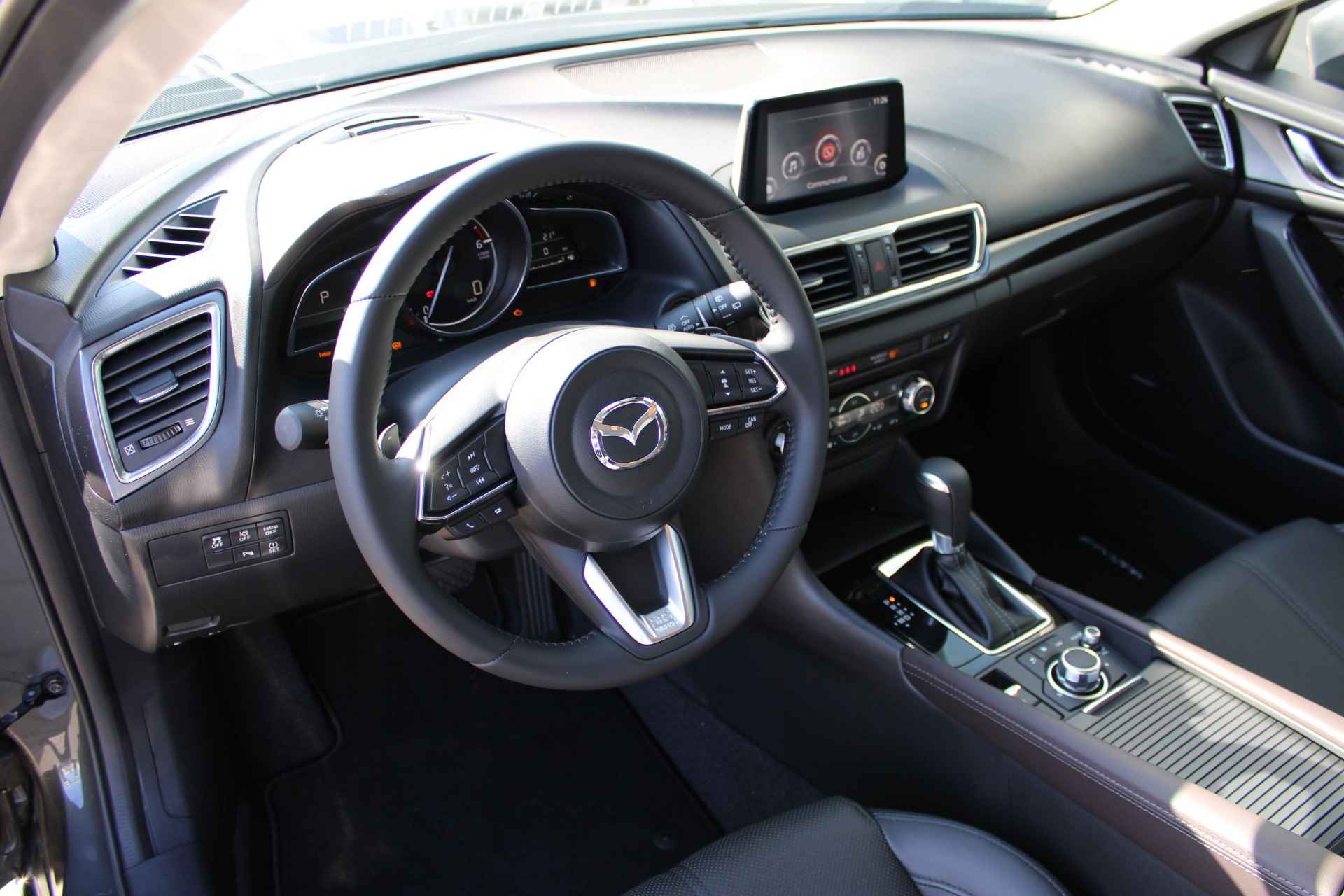 Mazda 3 2.2 SkyActiv-D 150 GT-M | Carplay voor Apple en Android - 7/21