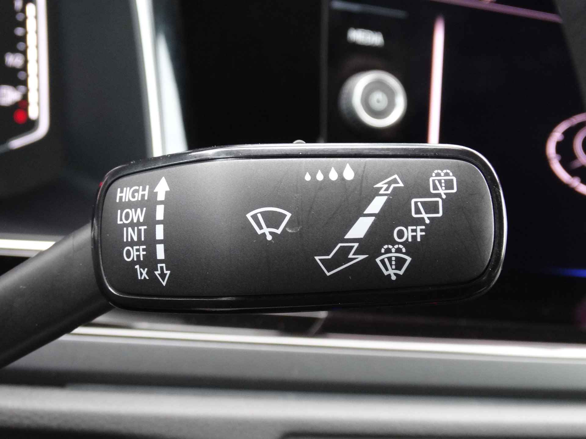 Volkswagen Taigo 1.0 TSI R-Line Business | Navigatie | Adaptive cruise control | Carplay - 21/28