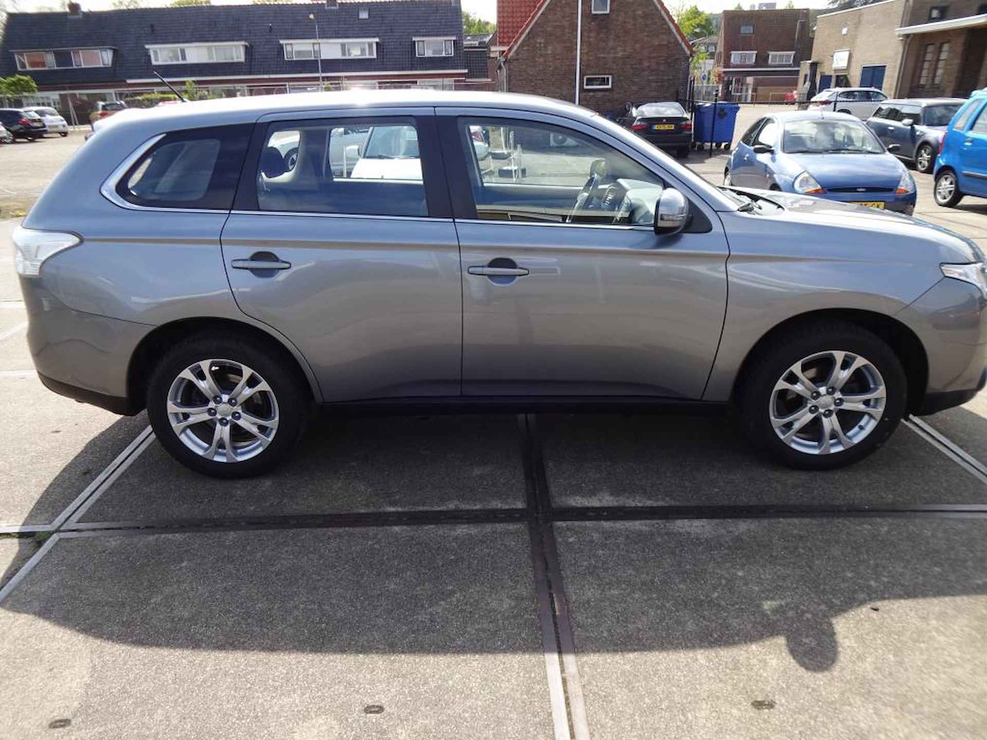 Mitsubishi Outlander 2.0 Intense - 7/12