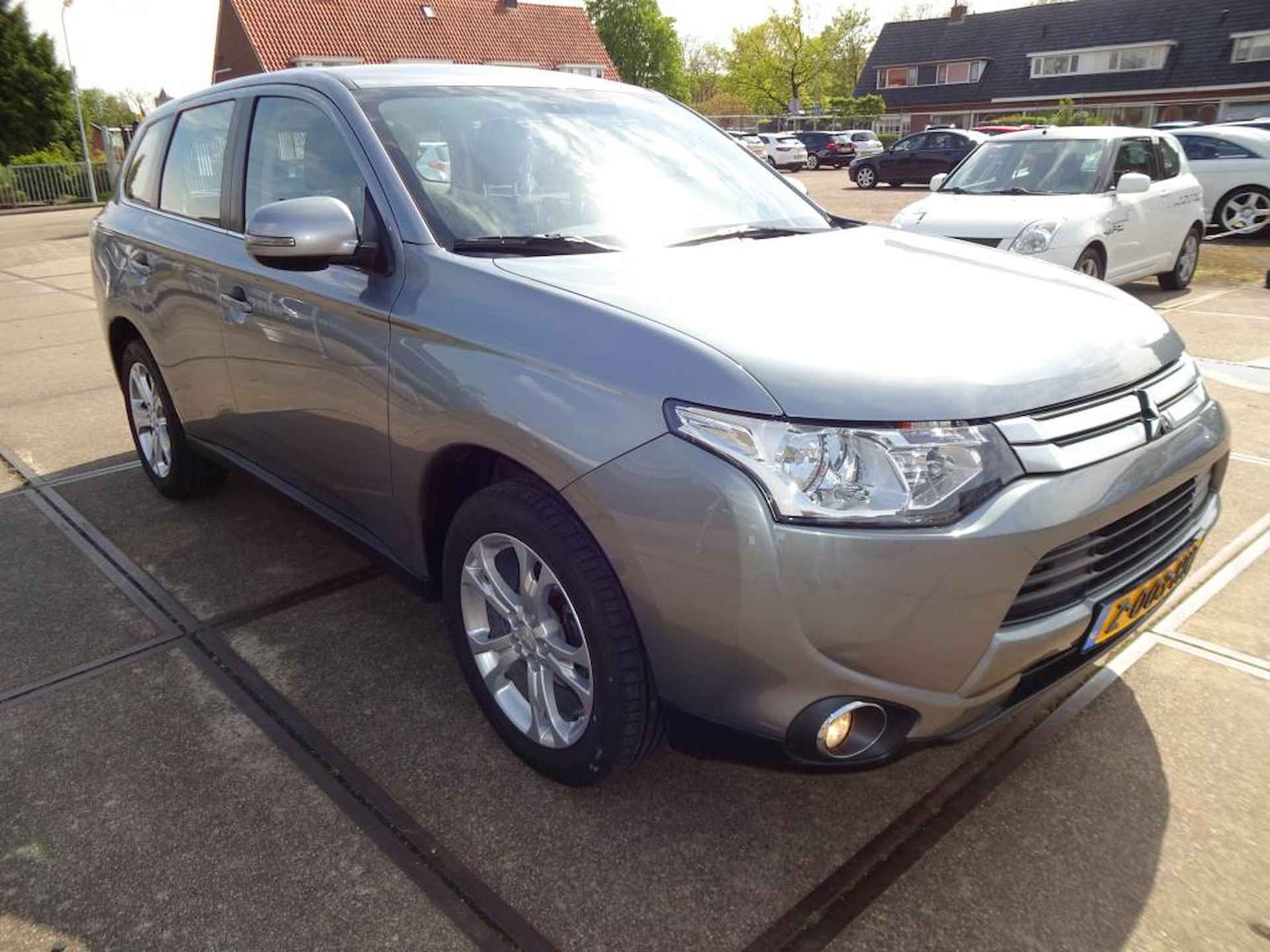 Mitsubishi Outlander 2.0 Intense - 8/12