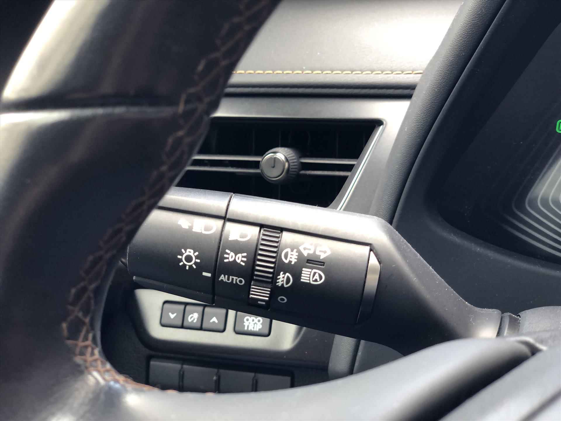 Lexus Ux 250h First Edition | Navigatie, Parkeersensoren, 17 inch, Keyless, Parkeercamera, Stoel + Stuurverwarming - 23/34