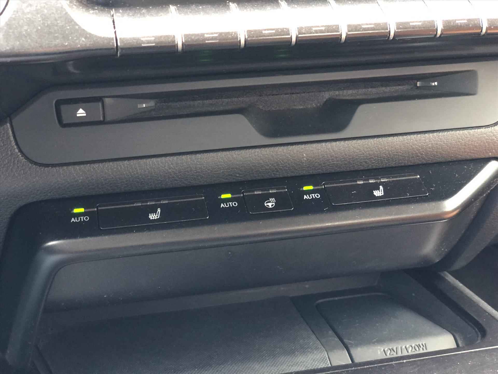 Lexus Ux 250h First Edition | Navigatie, Parkeersensoren, 17 inch, Keyless, Parkeercamera, Stoel + Stuurverwarming - 28/34