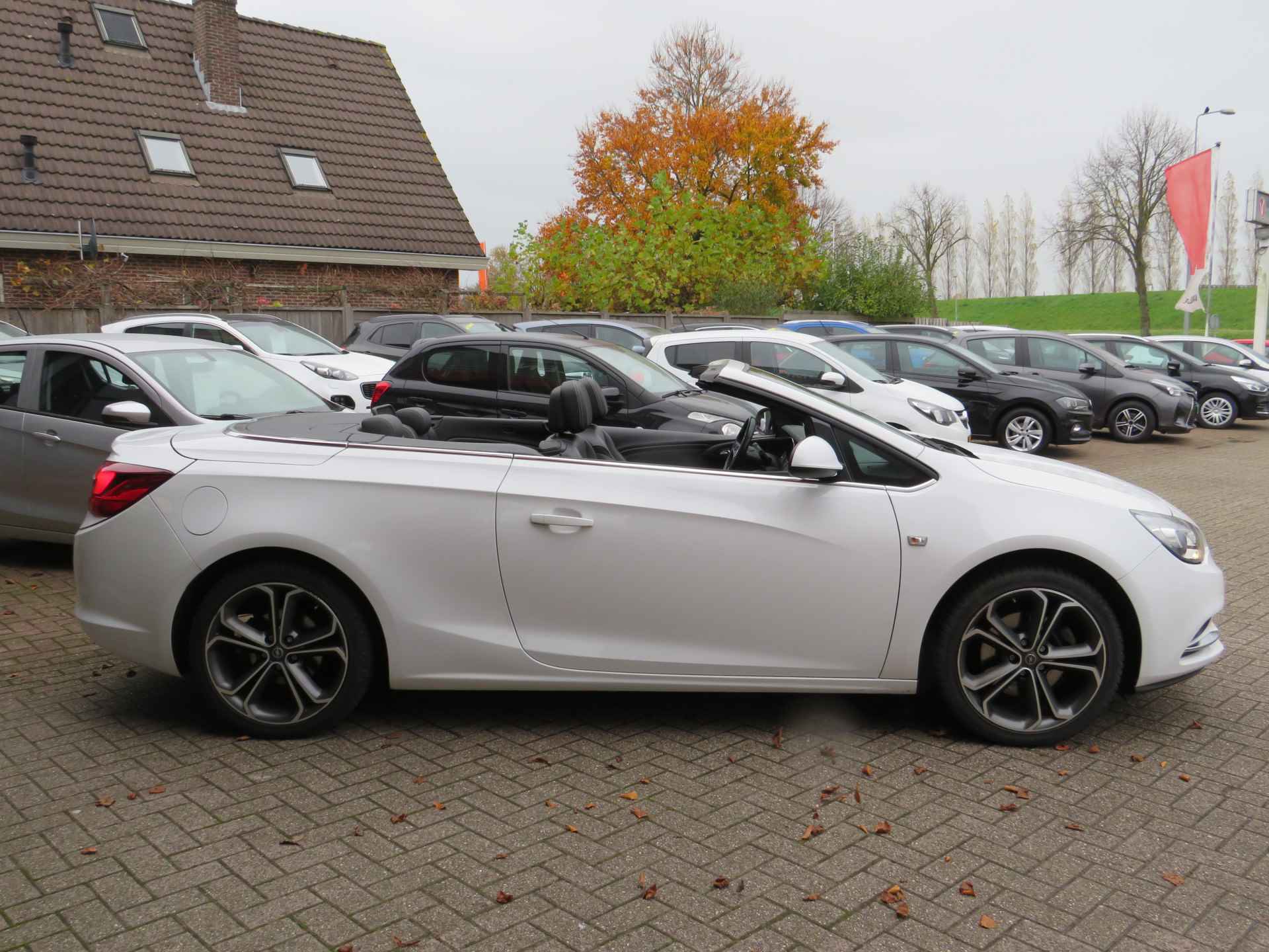 Opel Cascada 1.4 Turbo ecoFLEX Cosmo| 140-PK| Leer| 20 inch Lm-velgen| | Cabrio | Clima-Airco | Navi | Camera | Inc. BOVAG-Garantie - 6/35