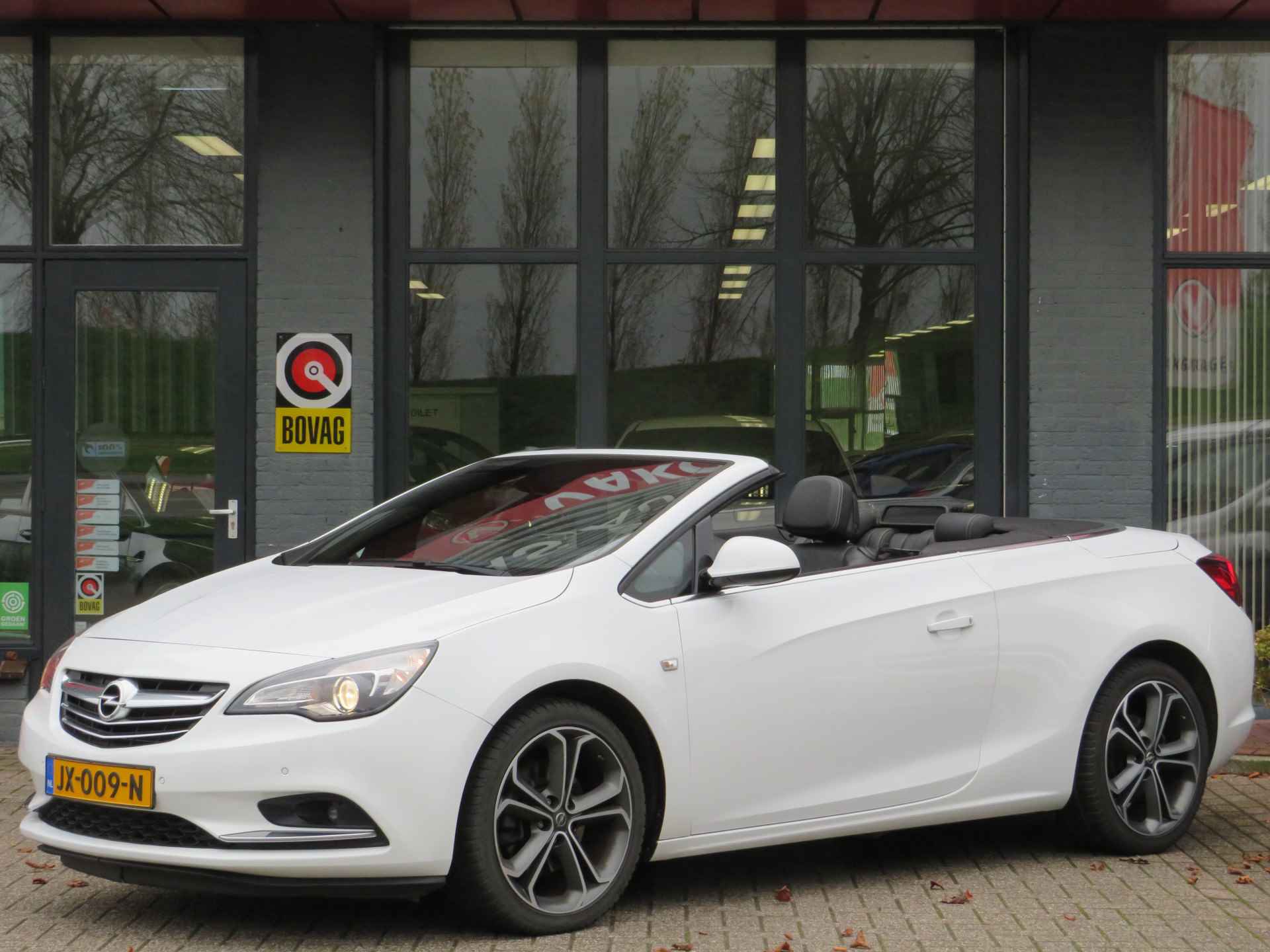 Opel Cascada 1.4 Turbo ecoFLEX Cosmo| 140-PK| Leer| 20 inch Lm-velgen| | Cabrio | Clima-Airco | Navi | Camera | Inc. BOVAG-Garantie - 33/35