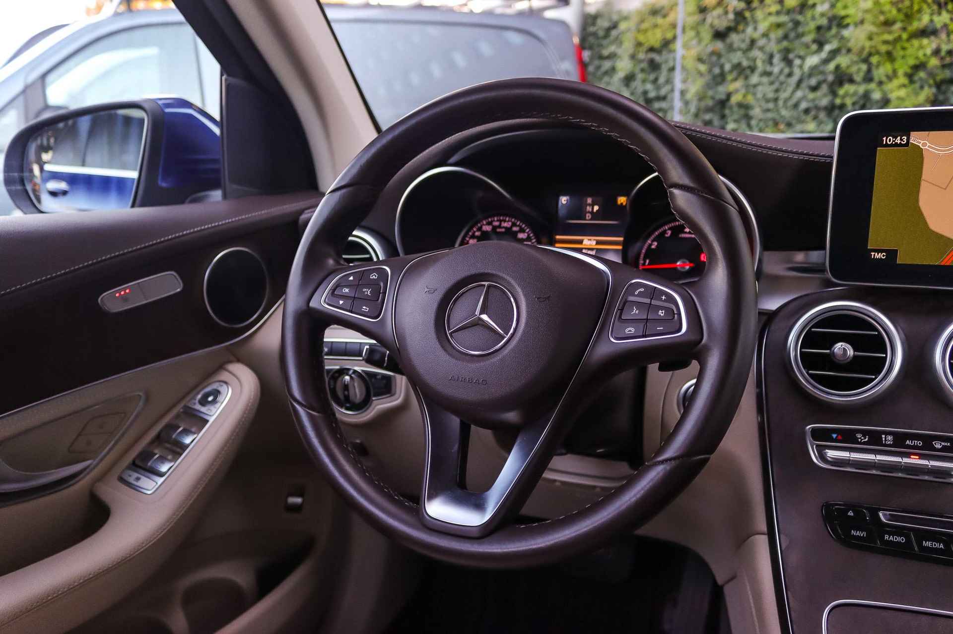 Mercedes-Benz GLC GLC 250 Automaat 4MATIC AMG Line Exterieur | Exclusive Line Interieur | Comand Online | 360° Camera | Sfeerverlichting | Keyless-Go | Parkeerpakket | Spiegelpakket - 30/35