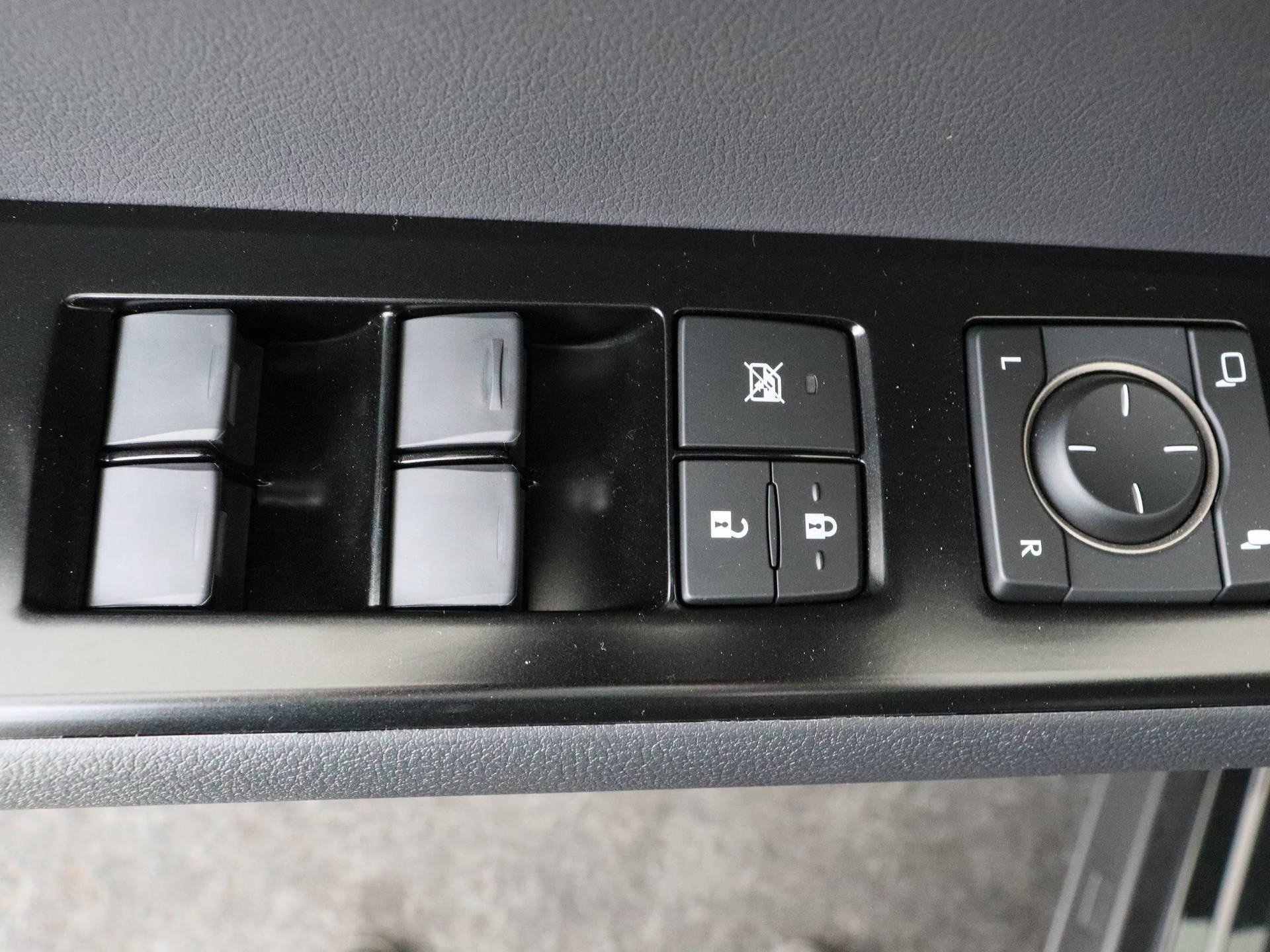 Lexus UX 250h Business Line | 18" Velgen | Privacy Glas | Blind Spot Monitor | . - 28/39