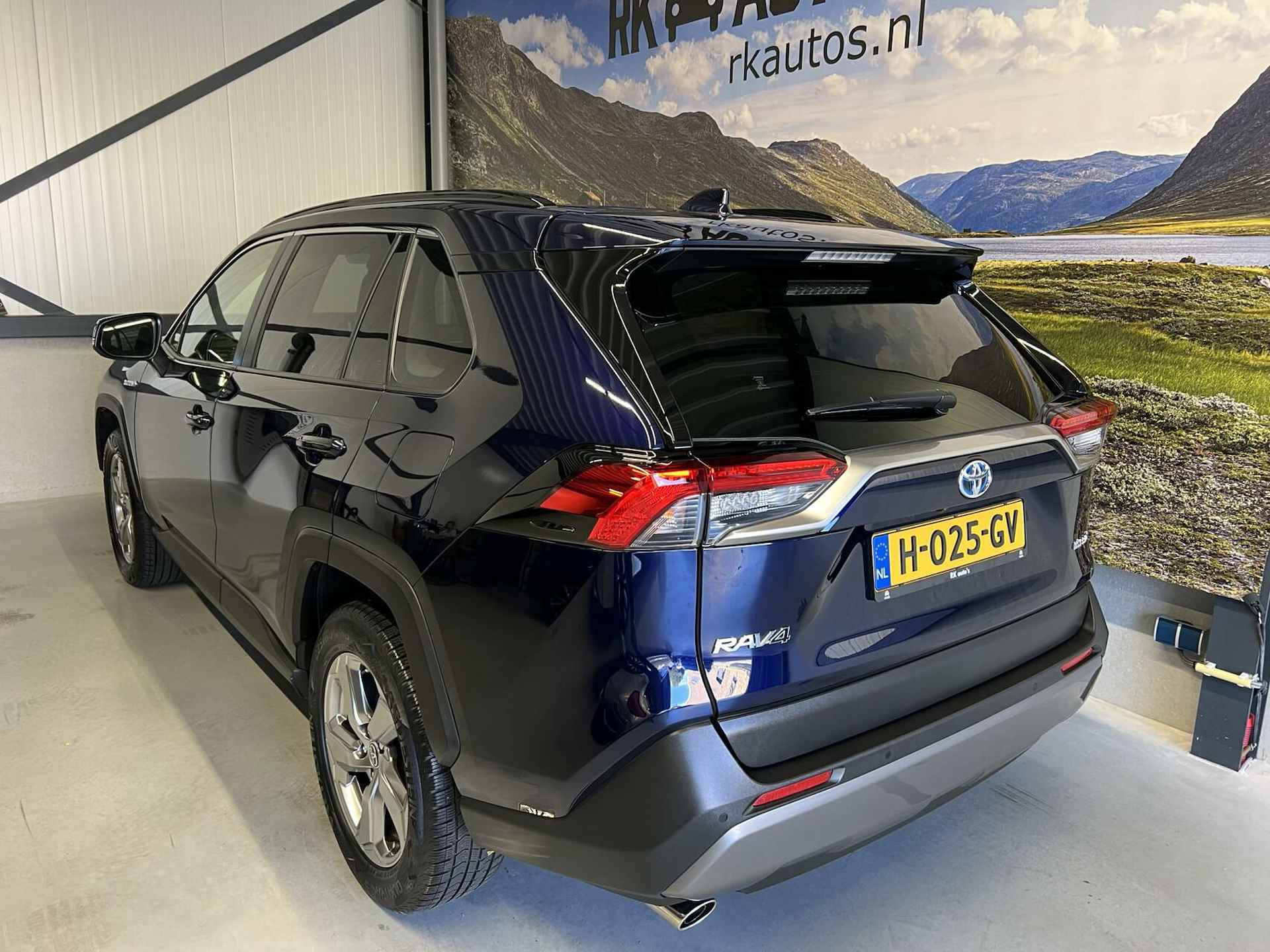 Toyota RAV4 2.5 Hybrid Dynamic / Orig. NL geleverd! - 14/36