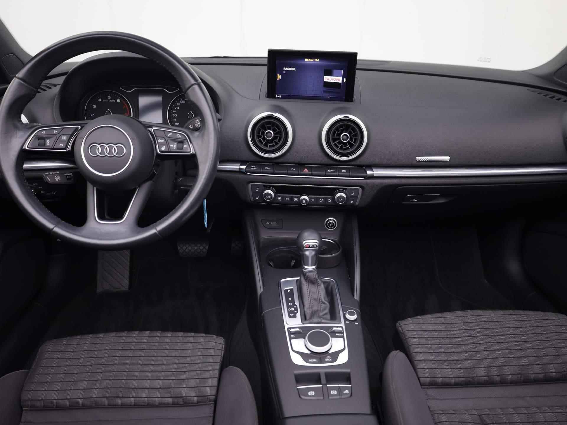 Audi A3 Cabriolet 35 TFSI/150PK Sport · Parkeersensoren · Stoel-/nekverwarming · Drive select - 8/47