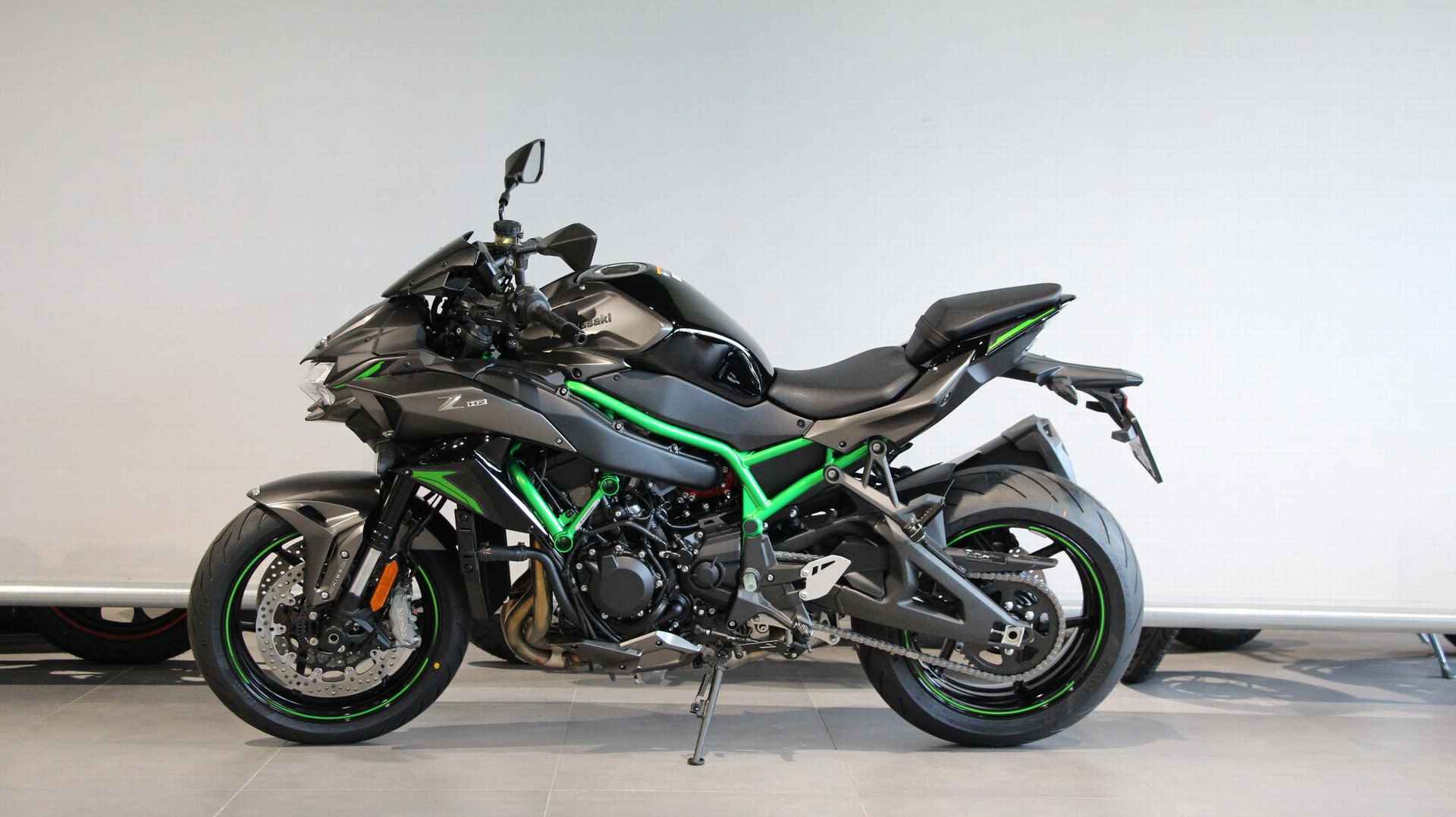 Kawasaki Z H2 - 8/17