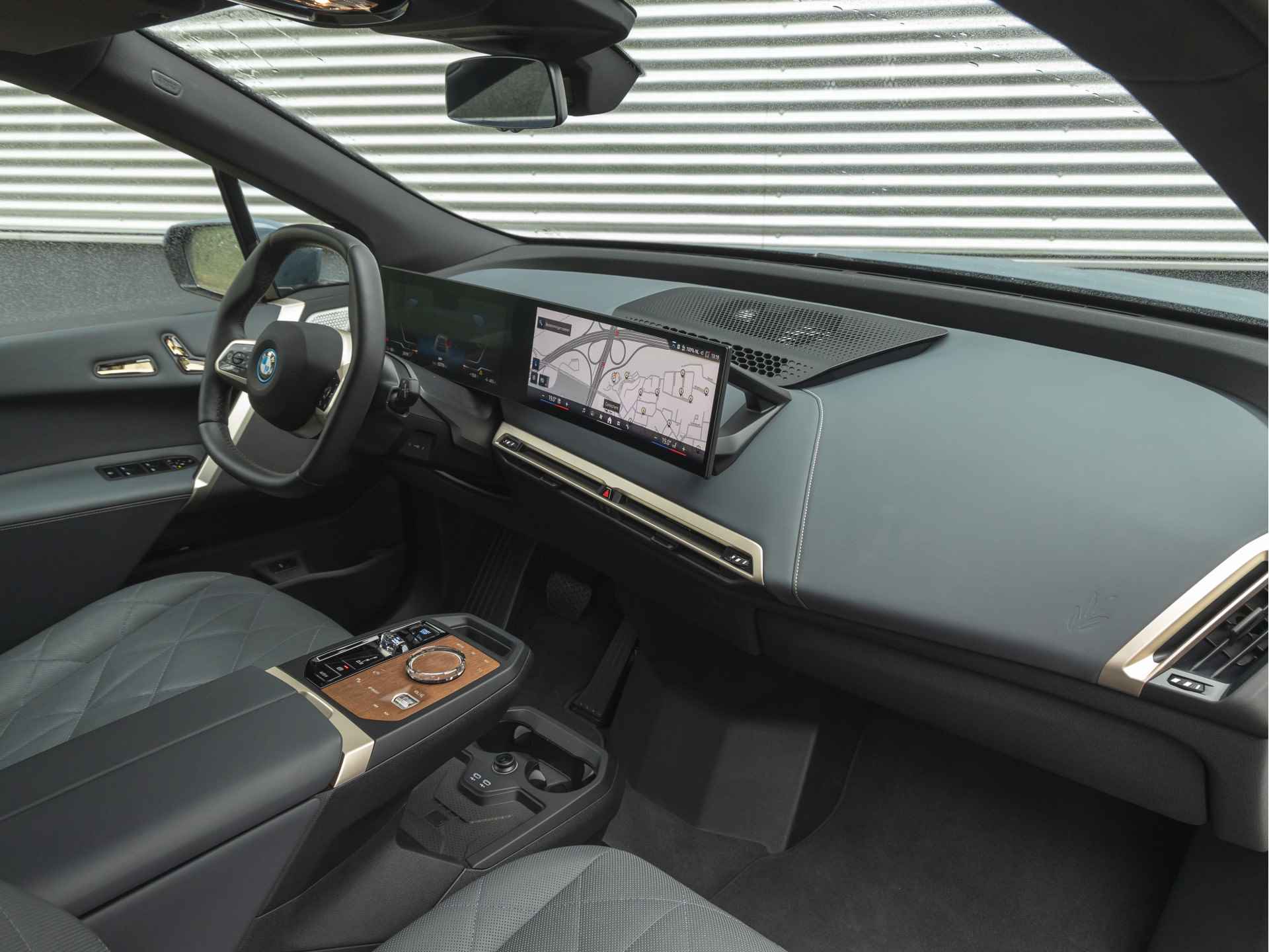 BMW iX xDrive50 - Pano - Bowers & Wilkins - Stoelventilatie - Driving Ass Prof - Trekhaak - 16/46