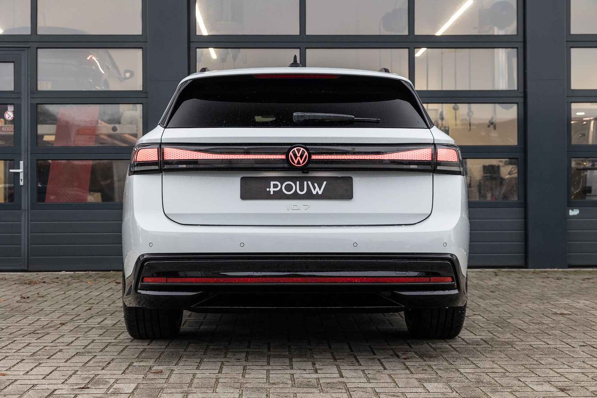 Volkswagen ID.7 Tourer Pro Business 286pk 77 kWh | 360 Camera | Interieur Pakket Plus - 15/54