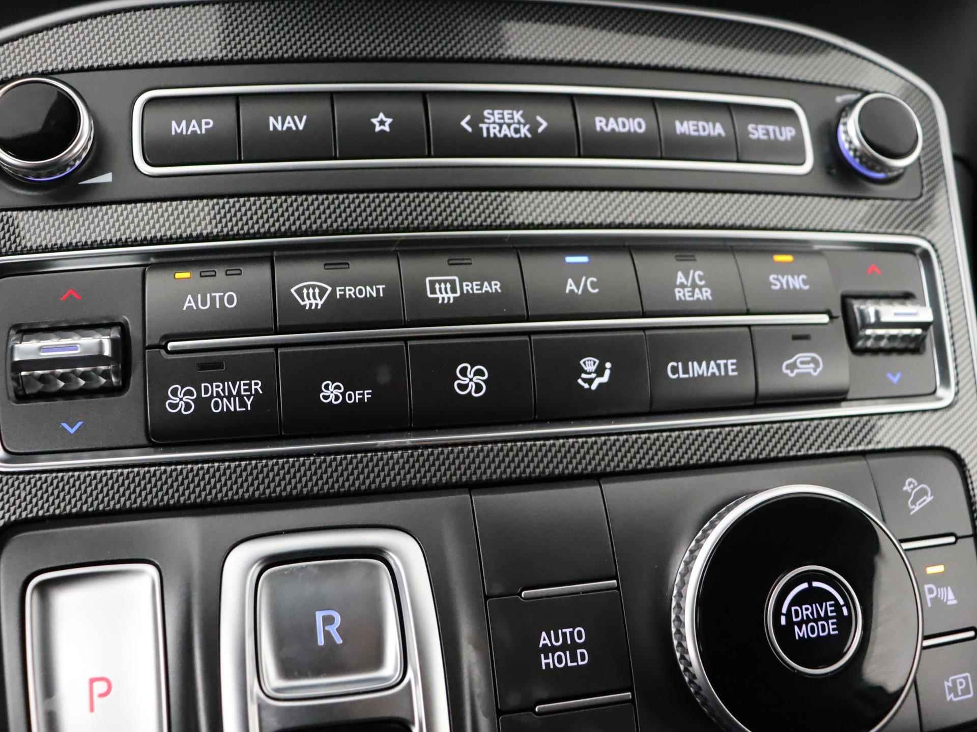 Hyundai Santa Fe 1.6 T-GDI HEV Premium 7PERSOONS | Outletdeal! | Leer | Memory | 360 Camera | Stoel + stuurverwarming | - 20/41