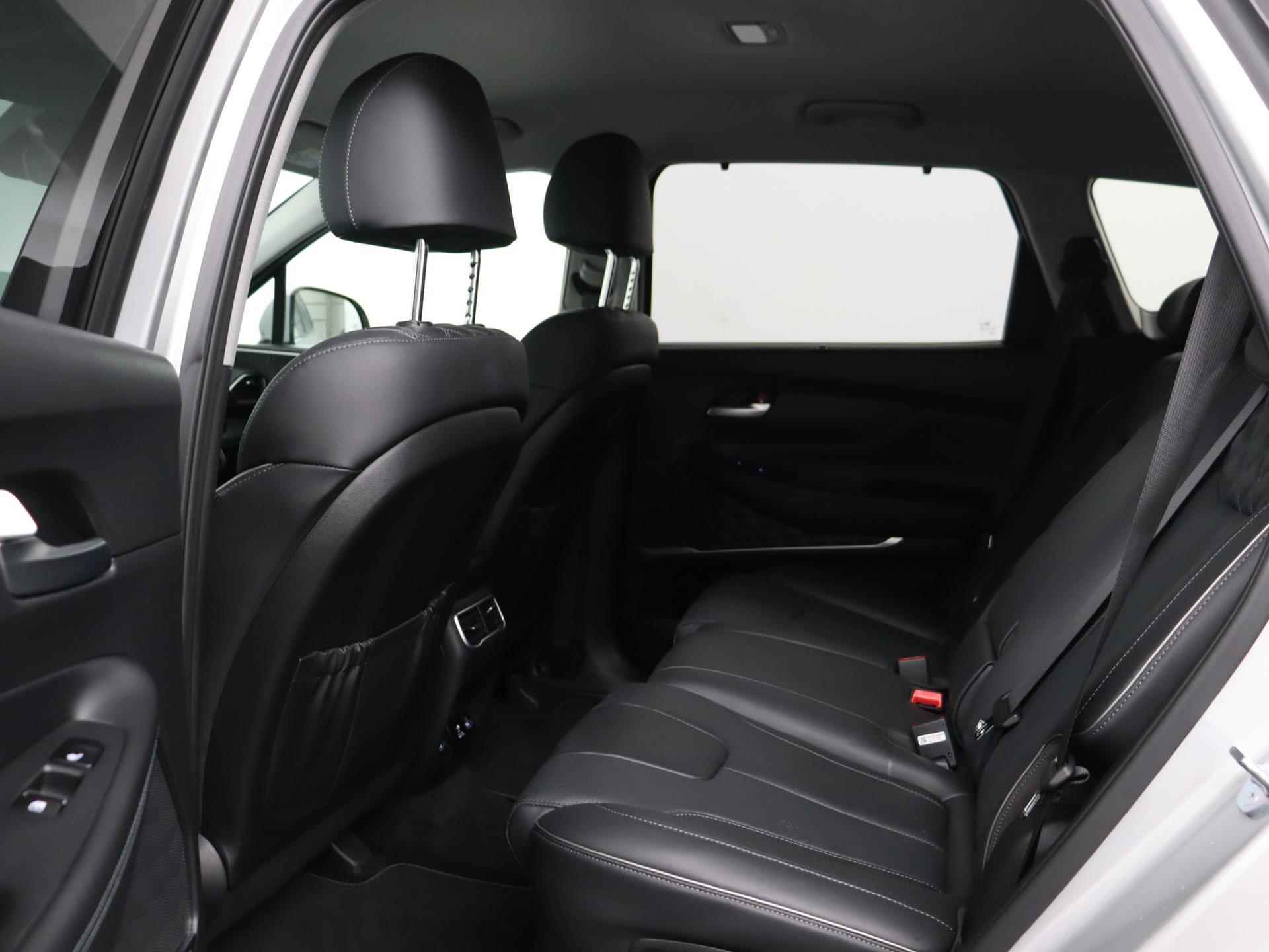 Hyundai Santa Fe 1.6 T-GDI HEV Premium 7PERSOONS | Outletdeal! | Leer | Memory | 360 Camera | Stoel + stuurverwarming | - 31/41