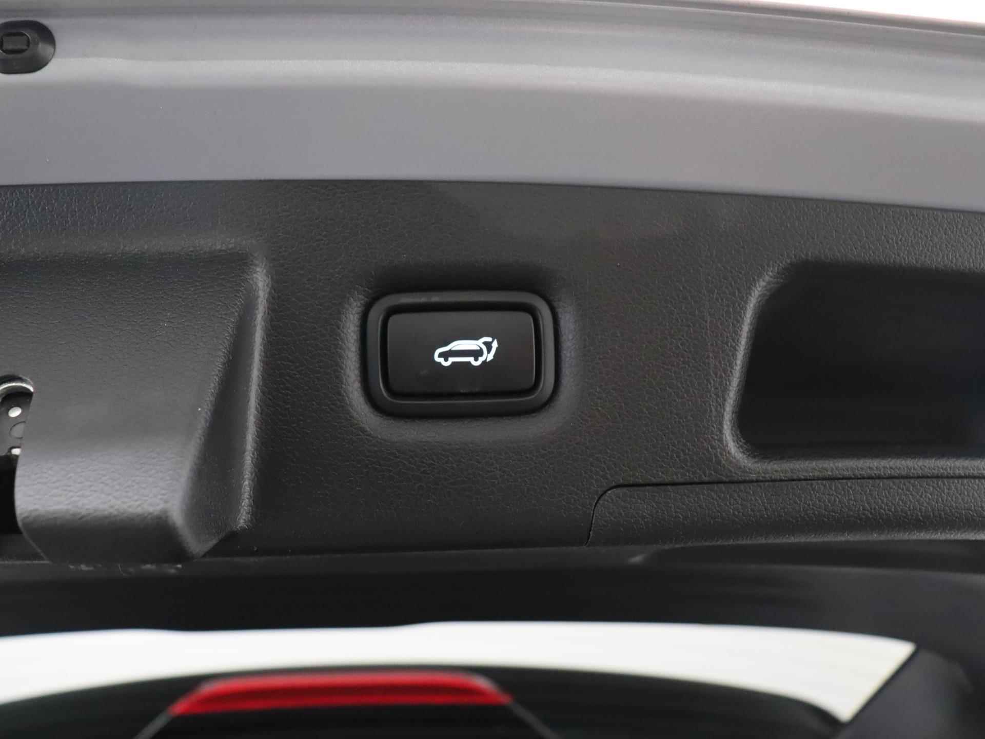 Hyundai Santa Fe 1.6 T-GDI HEV Premium 7PERSOONS | Outletdeal! | Leer | Memory | 360 Camera | Stoel + stuurverwarming | - 38/41