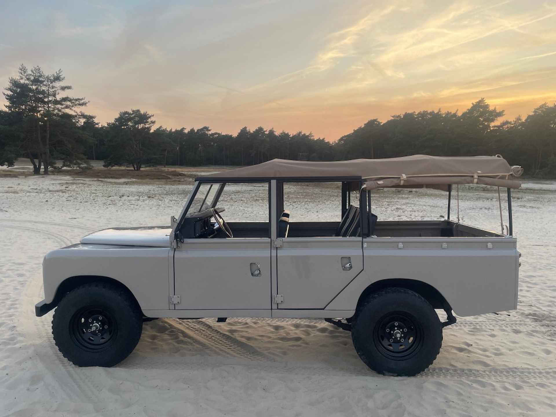 LAND ROVER 109 Zeer mooie Series 3 109 softtop - 4/33