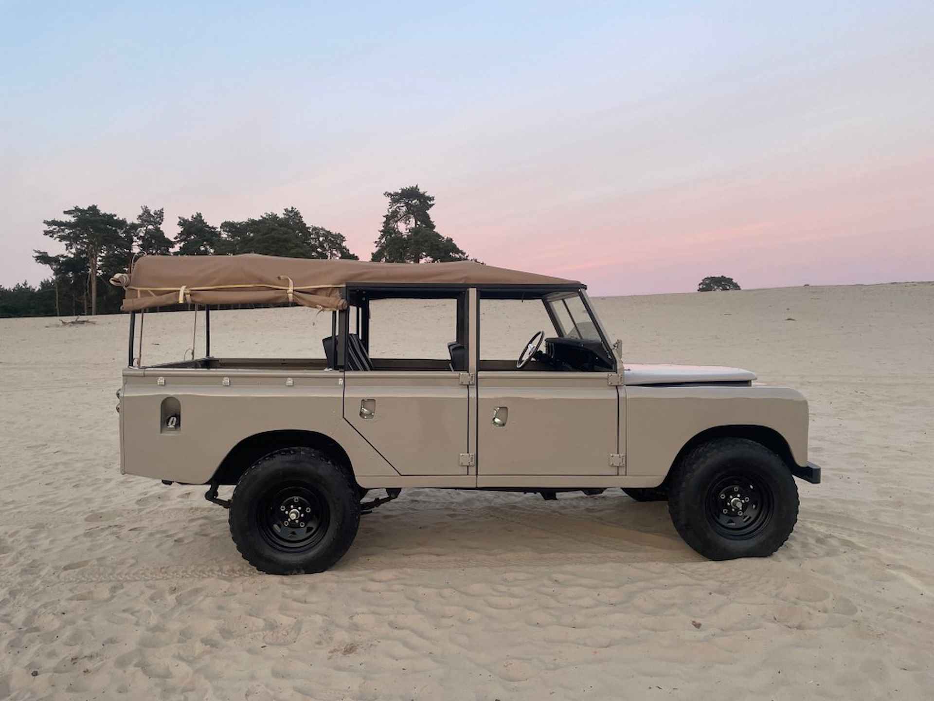 LAND ROVER 109 Zeer mooie Series 3 109 softtop - 7/33