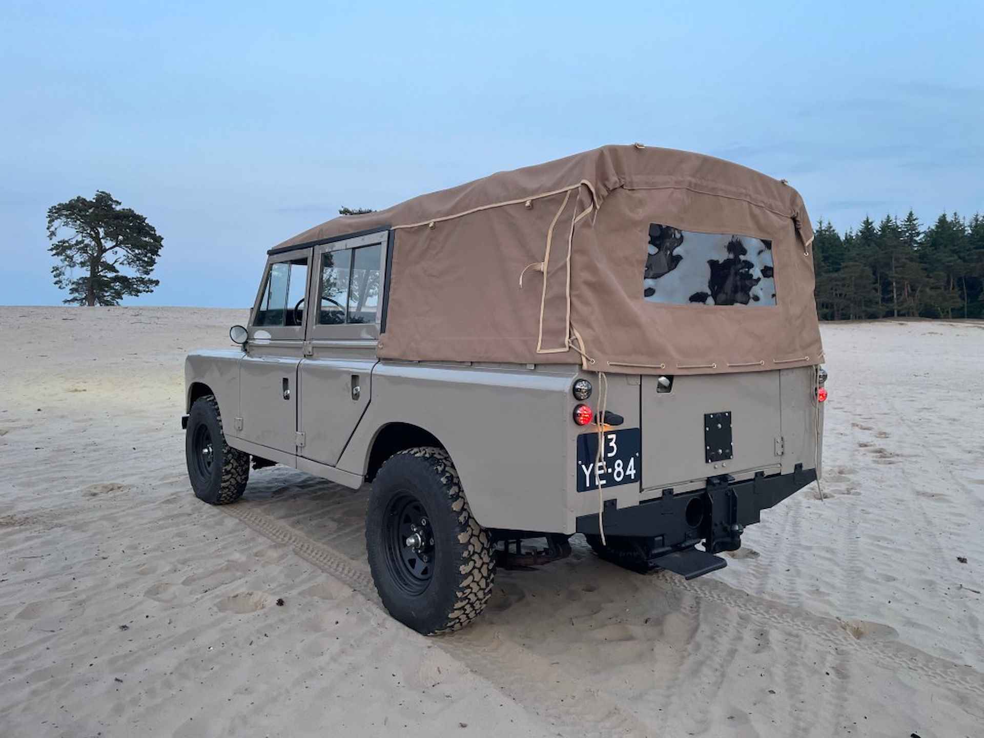 LAND ROVER 109 Zeer mooie Series 3 109 softtop - 11/33