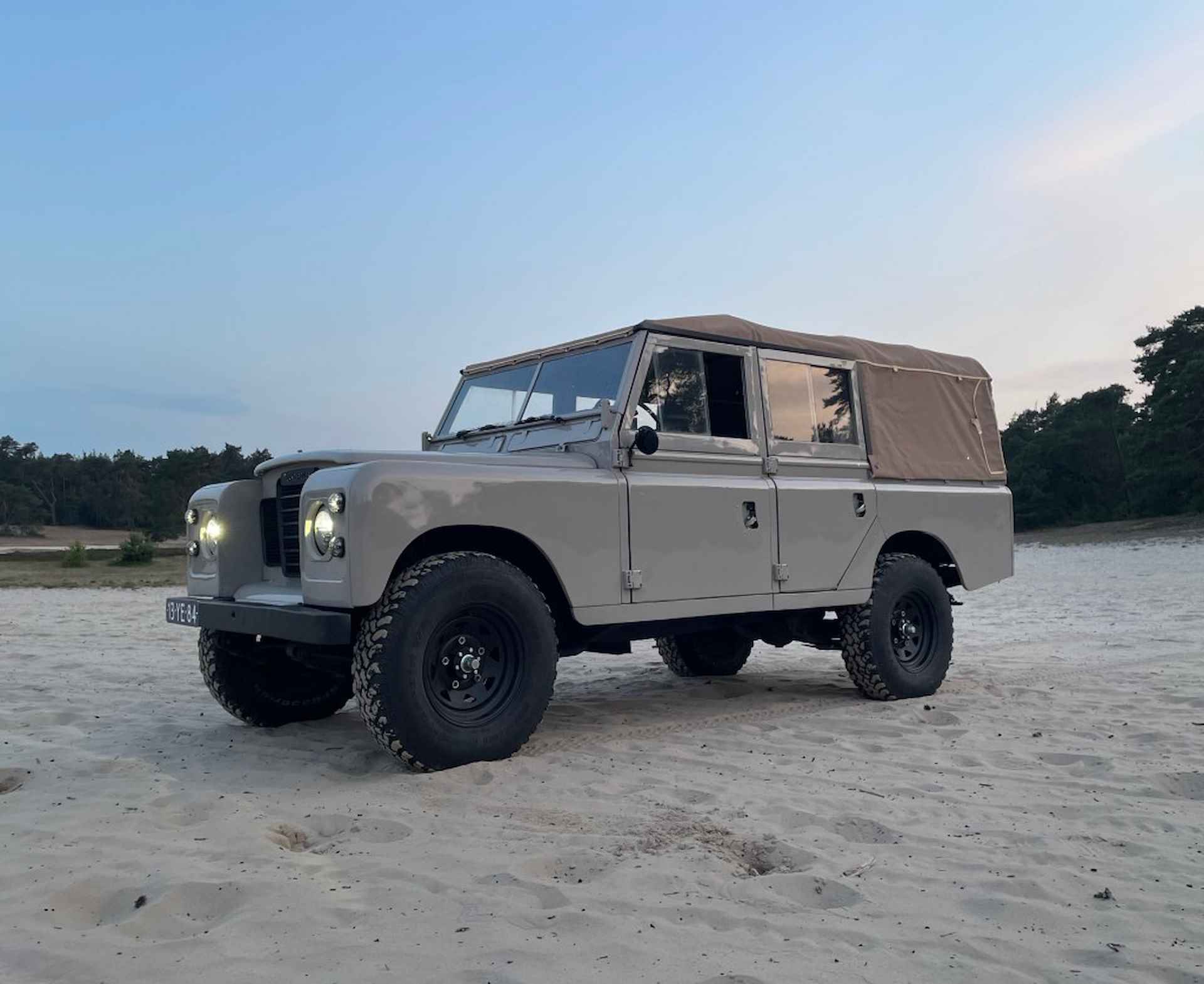 LAND ROVER 109 Zeer mooie Series 3 109 softtop - 14/33