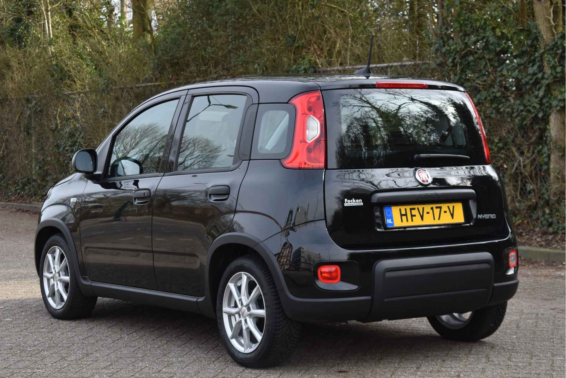 Fiat Panda 1.0 Hybrid | Airco | Bluetooth | DAB Radio | Elekt. ramen | LM-Velgen | Zeer netjes - 4/39