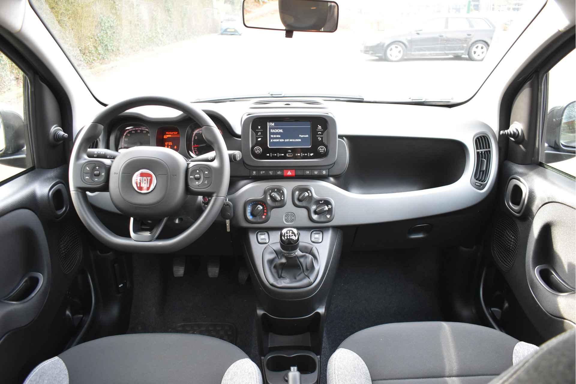 Fiat Panda 1.0 Hybrid | Airco | Bluetooth | DAB Radio | Elekt. ramen | LM-Velgen | Zeer netjes - 13/39