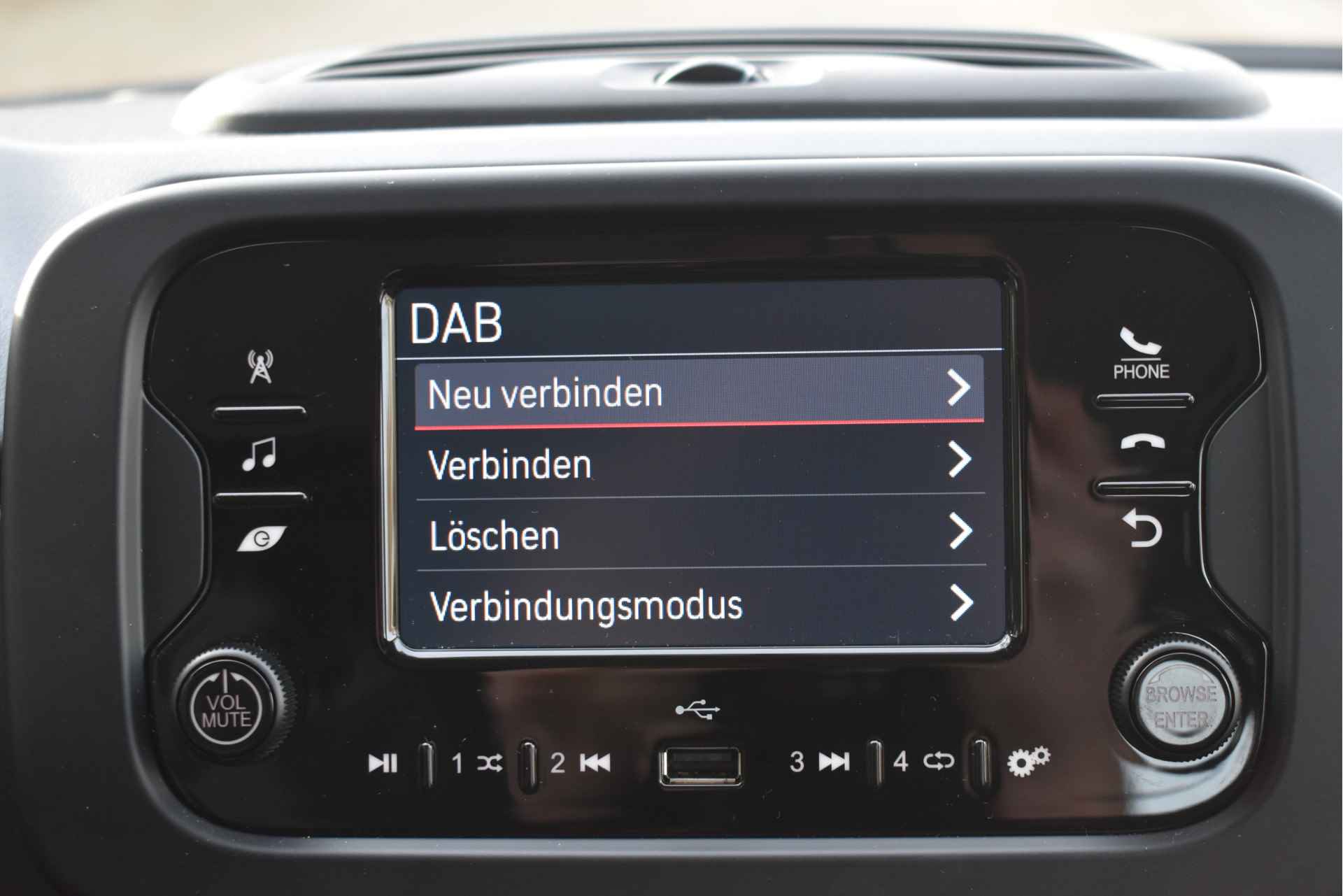 Fiat Panda 1.0 Hybrid | Airco | Bluetooth | DAB Radio | Elekt. ramen | LM-Velgen | Zeer netjes - 18/39