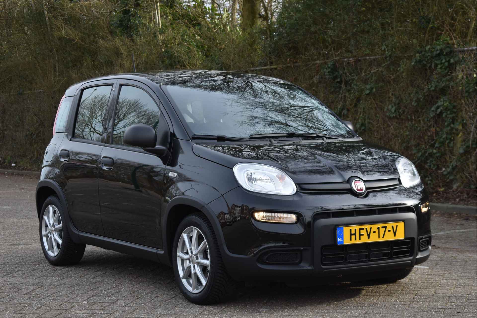 Fiat Panda 1.0 Hybrid | Airco | Bluetooth | DAB Radio | Elekt. ramen | LM-Velgen | Zeer netjes - 24/39