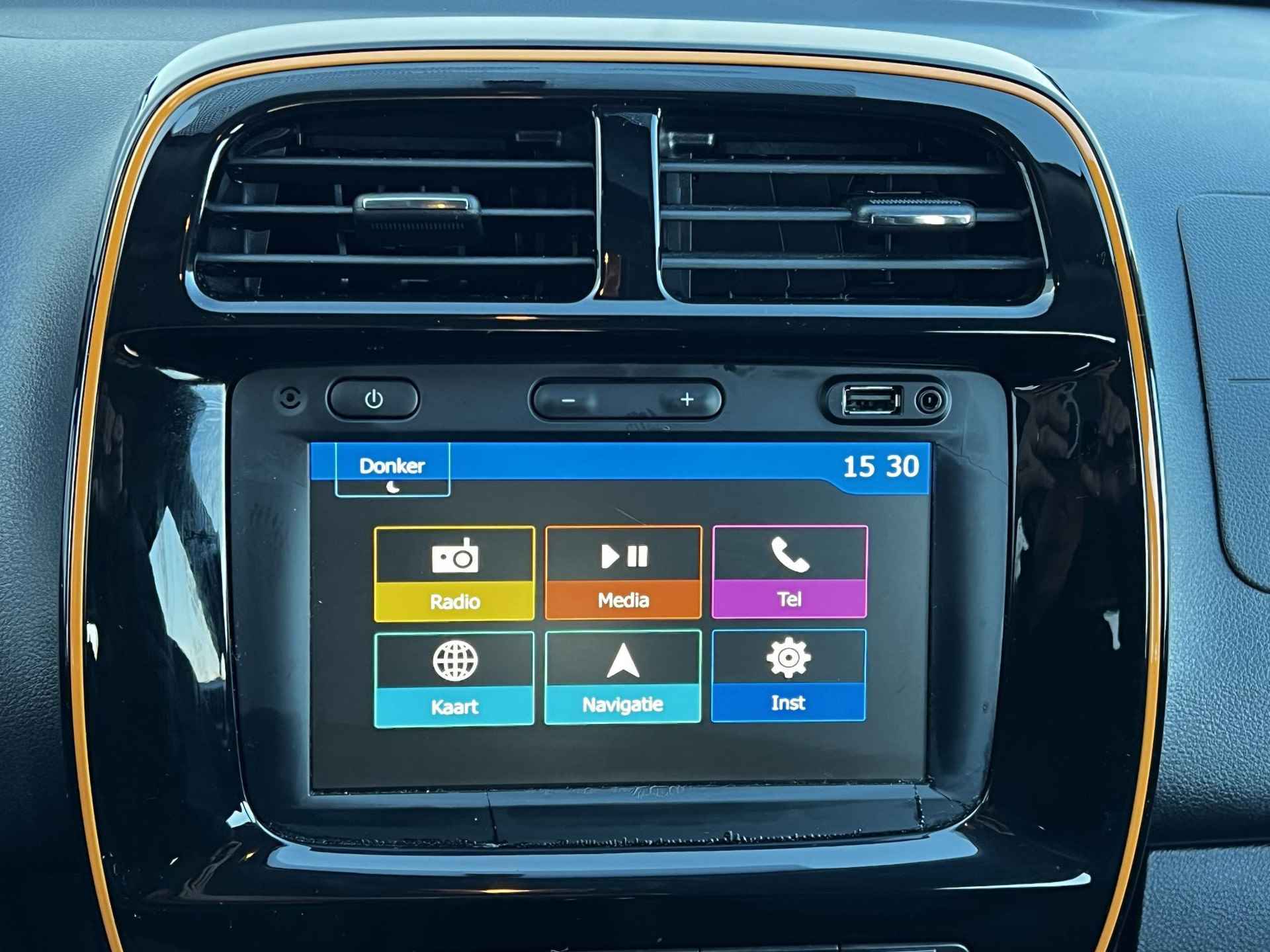 Dacia Spring Expression 27 kWh Automaat / Koopaccu SoH 92 % / Navigatie / Apple Carplay Android / Achteruitrijcamera / - 29/47