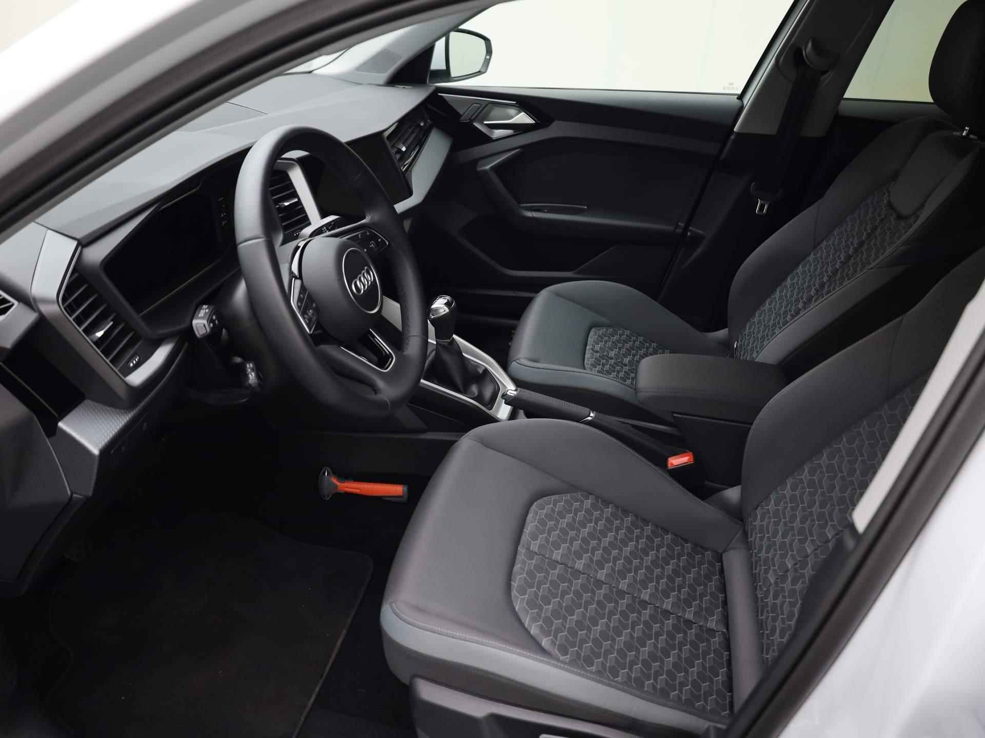 Audi A1 Sportback 30 TFSI/110PK Pro Line · Navigatie · Lane assist · 17"LM - 13/37