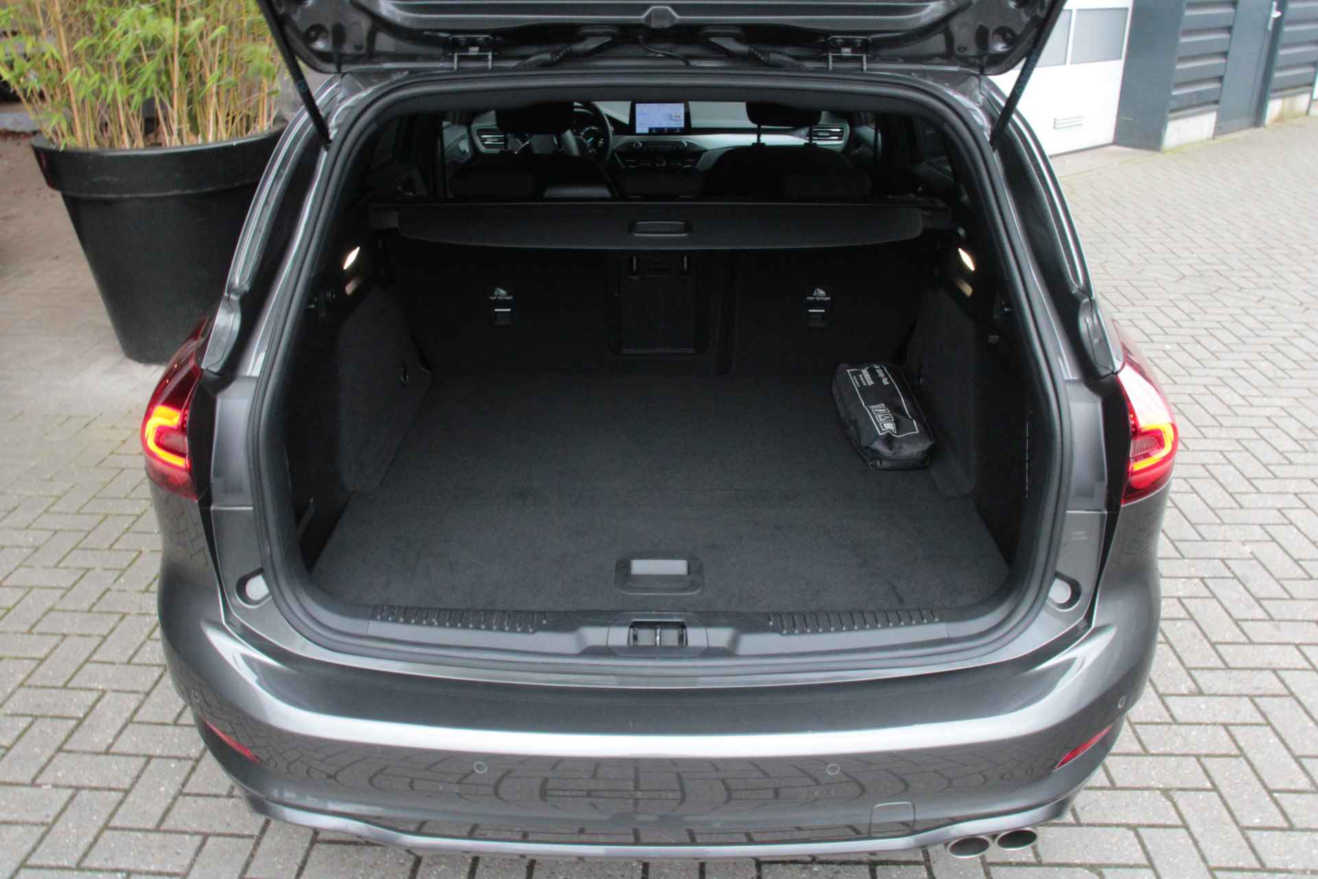 Ford Focus Wagon 1.0 EcoBoost Hybrid ST-Line Style | Camera | Stoel/stuurverwarming | Carplay | Parkeersensoren | 17" Velgen - 7/15