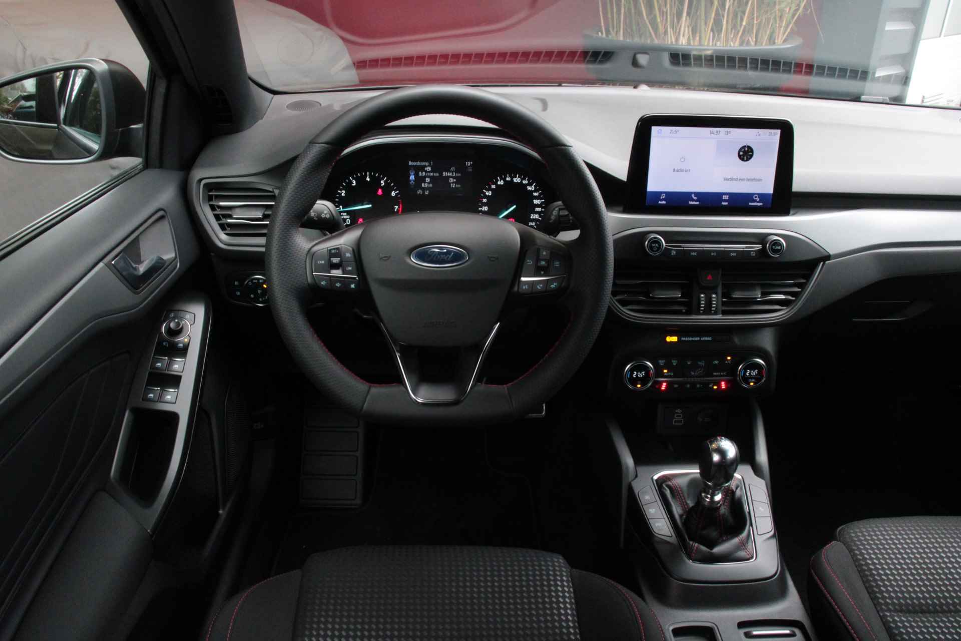 Ford Focus Wagon 1.0 EcoBoost Hybrid ST-Line Style | Camera | Stoel/stuurverwarming | Carplay | Parkeersensoren | 17" Velgen - 10/15