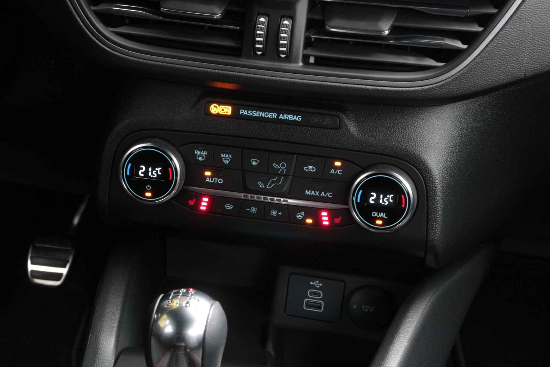 Ford Focus Wagon 1.0 EcoBoost Hybrid ST-Line Style | Camera | Stoel/stuurverwarming | Carplay | Parkeersensoren | 17" Velgen - 14/15