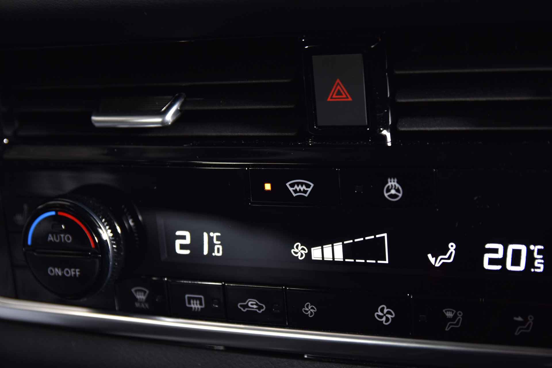 Nissan QASHQAI 1.3 MHEV 158 PK N-Connecta - Automaat | Cold Pack | 12.3'' Dig. Cockpit | Adapt. Cruise | 360 Camera | PDC | NAV + App Connect | Elek. Klep | LM 18'' | ECC | - 29/51