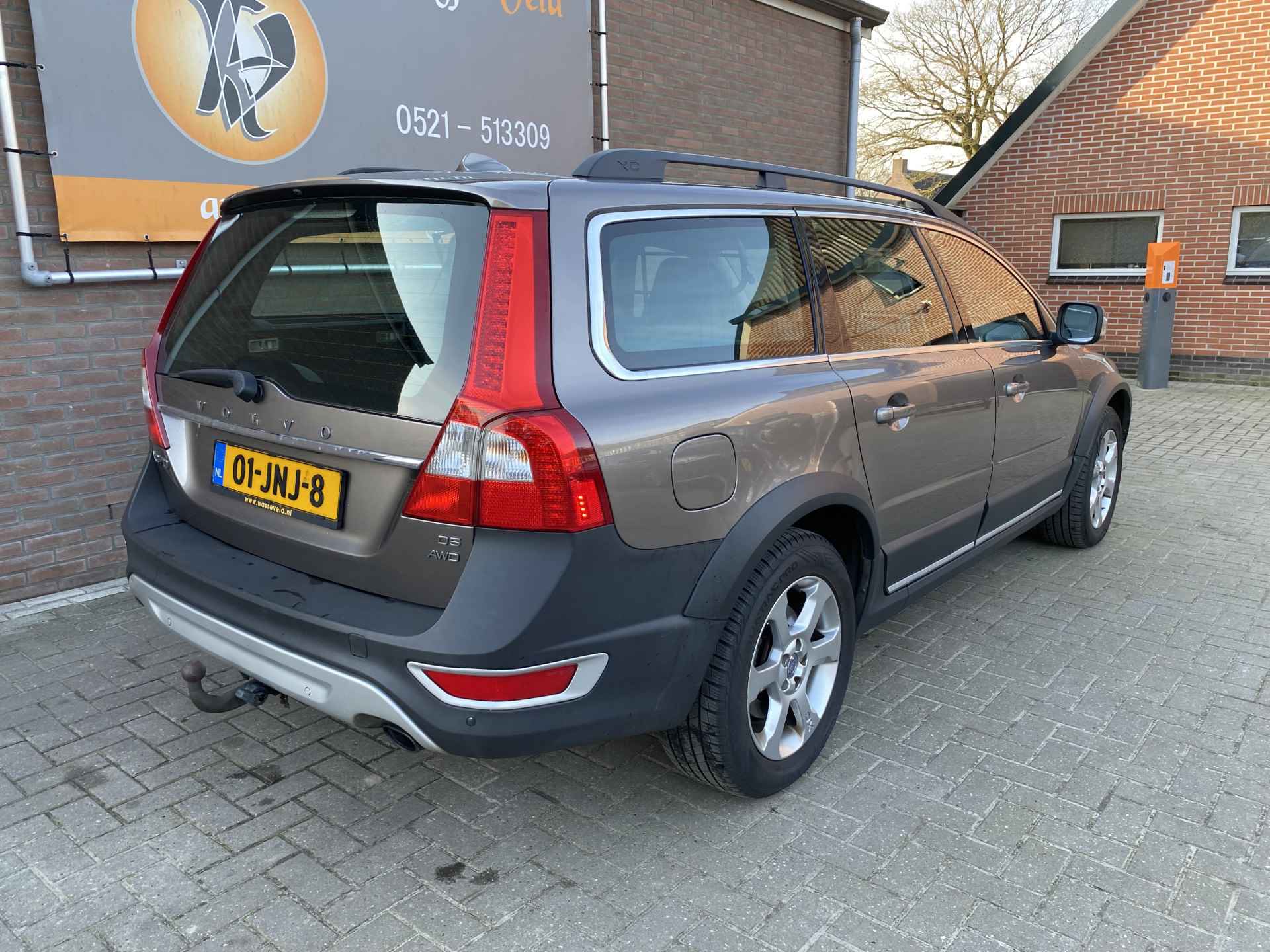 Volvo XC70 2.4 D5 AWD Momentum - 21/44