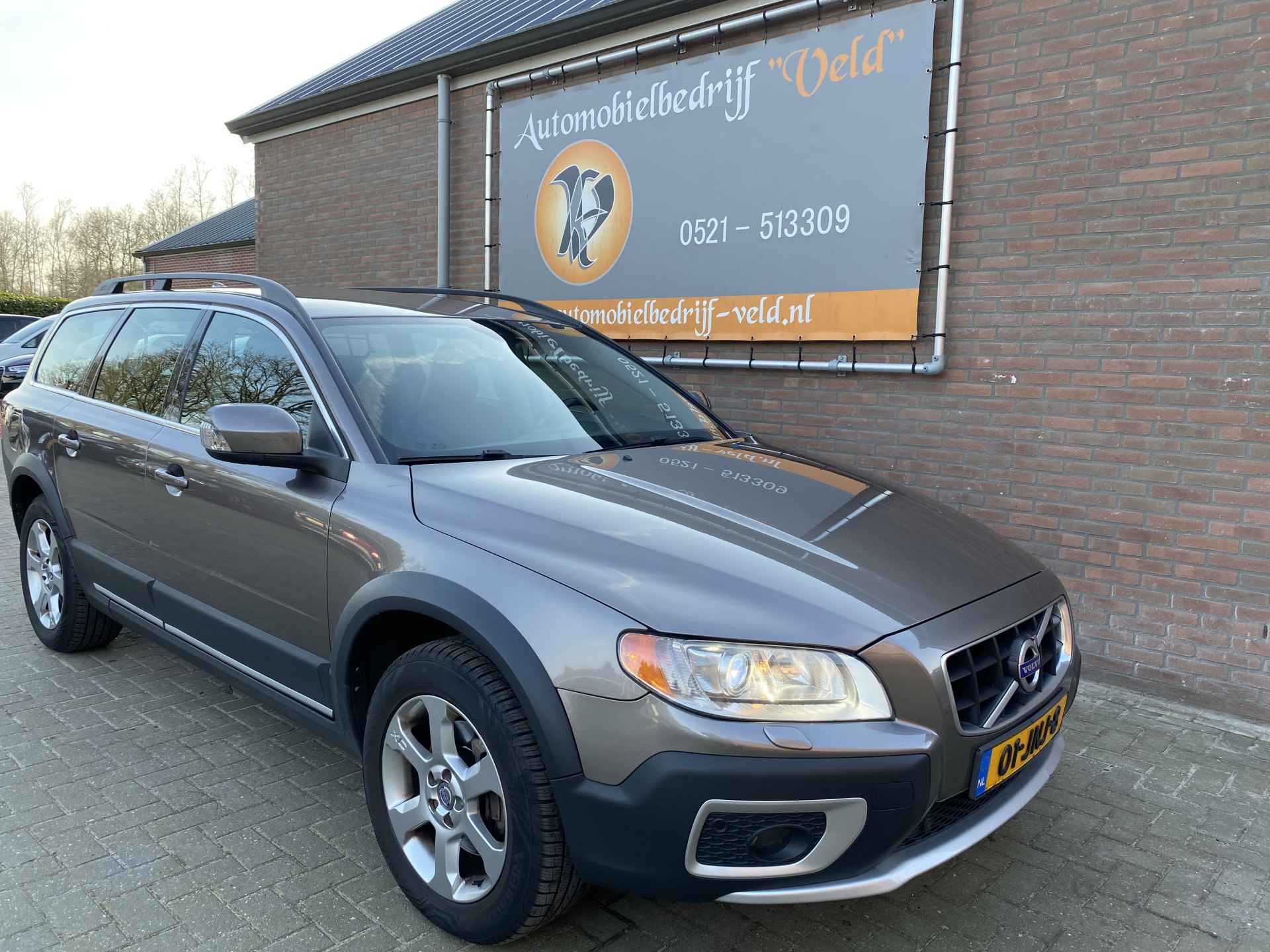 Volvo XC70 2.4 D5 AWD Momentum - 26/44