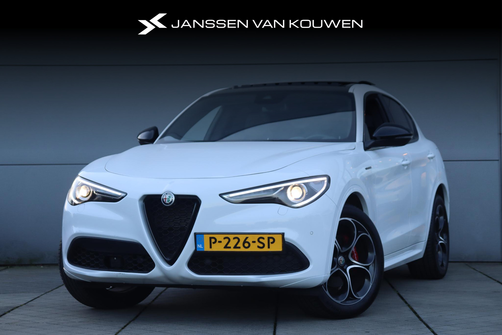 Alfa Romeo Stelvio 2.0T 280pk AWD Veloce / Origineel NL / Panoramadak / HK Audio