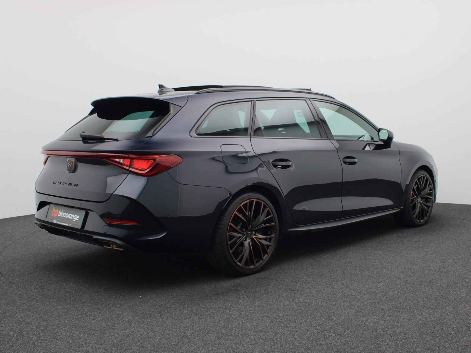 CUPRA Leon Sportstourer 1.4 e-Hybrid VZ Performance Panoramadak, skirts, achteruitrijcamera, elektrische achterklep, side assist, elektrisch verstelbare stoelen - 3/47