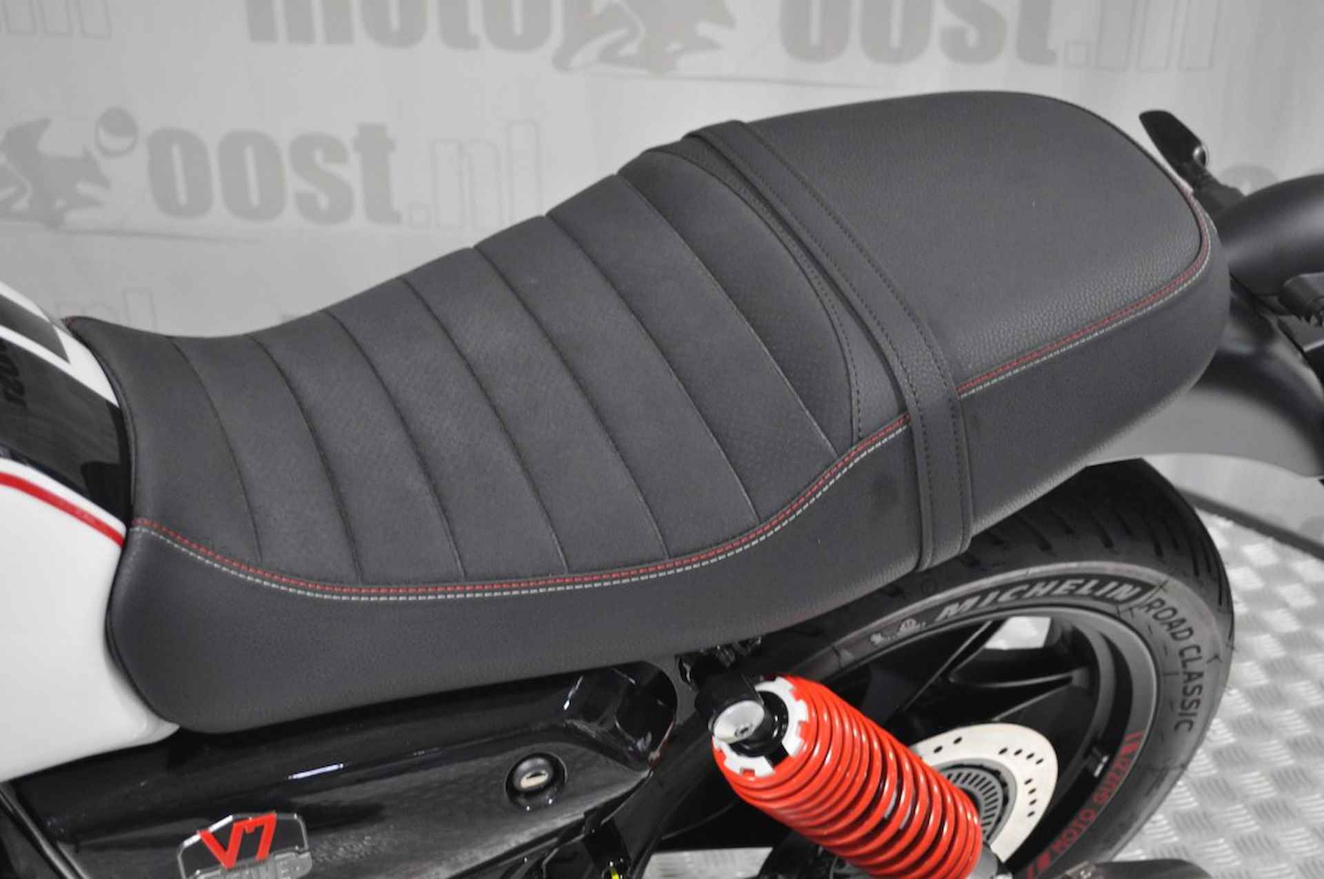 MOTO GUZZI V 7   Stone TEN LIVERY   2014-2024 - 9/20