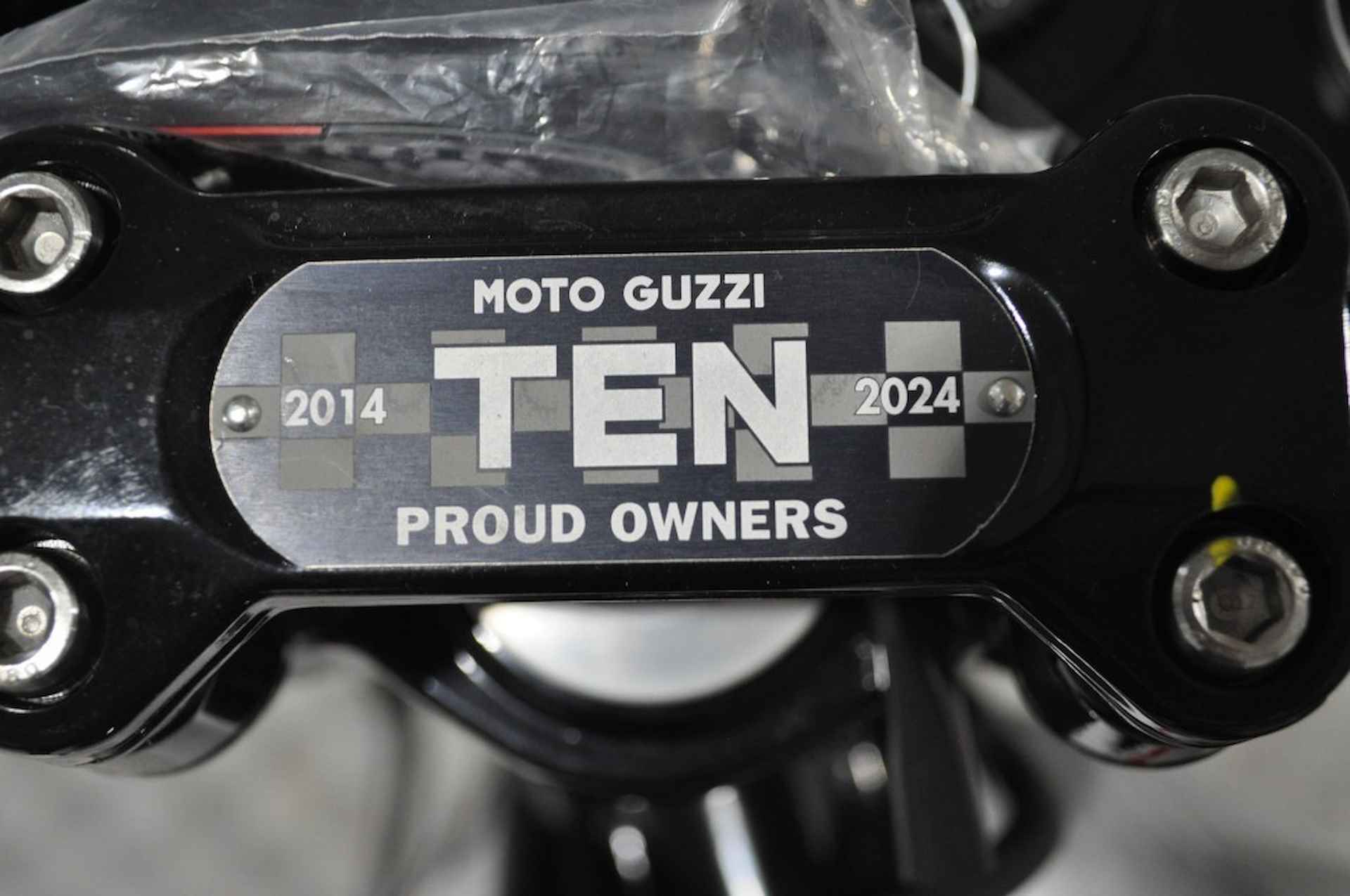 MOTO GUZZI V 7   Stone TEN LIVERY   2014-2024 - 19/20